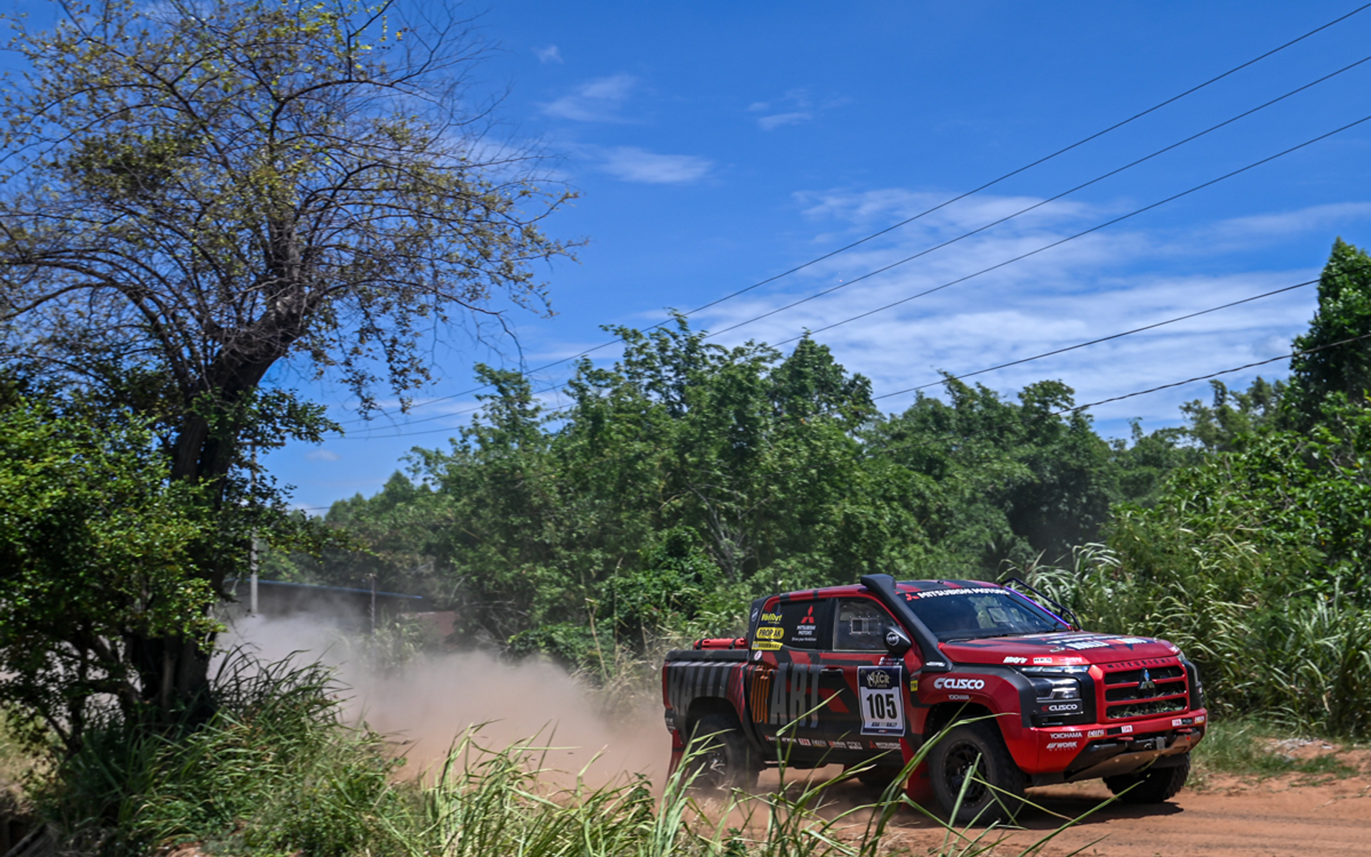 チーム三菱ラリーアート105号車