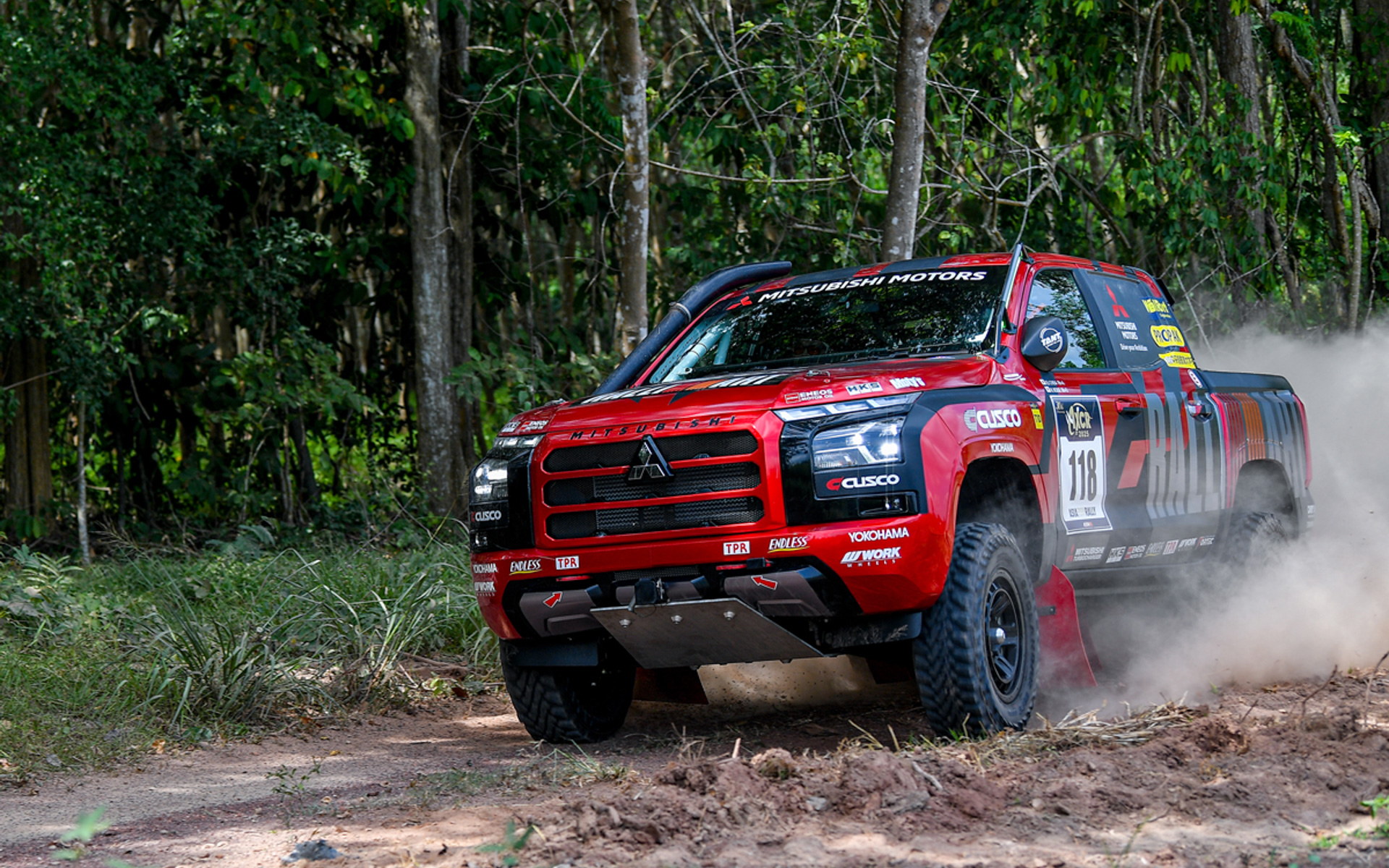 チーム三菱ラリーアート118号車