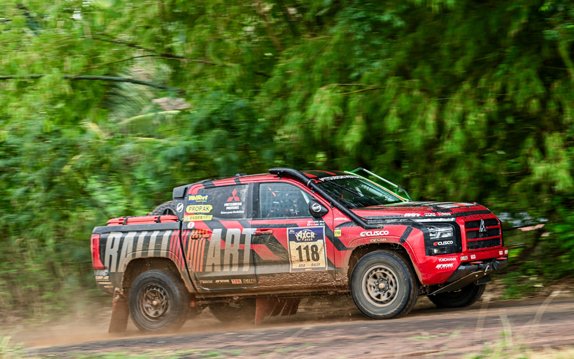 チーム三菱ラリーアート118号車