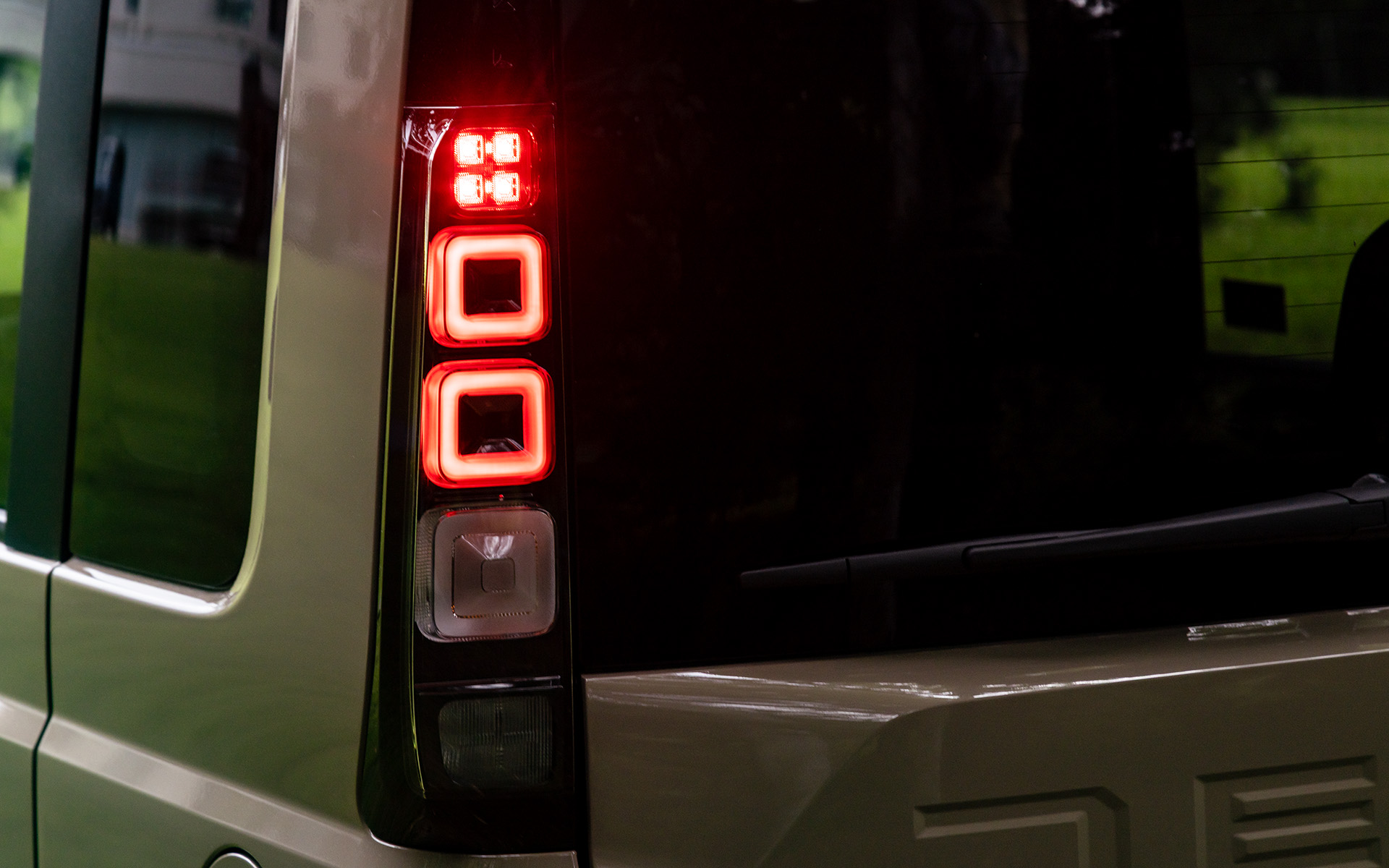 リアコンビランプの点灯パターン