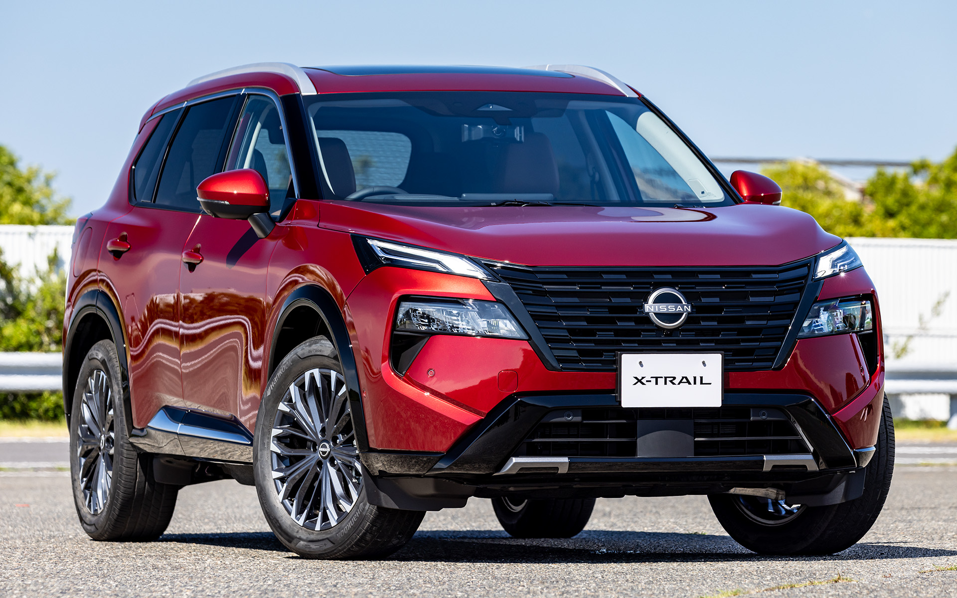 内外装の変更などマイナーチェンジを受けた「エクストレイル」