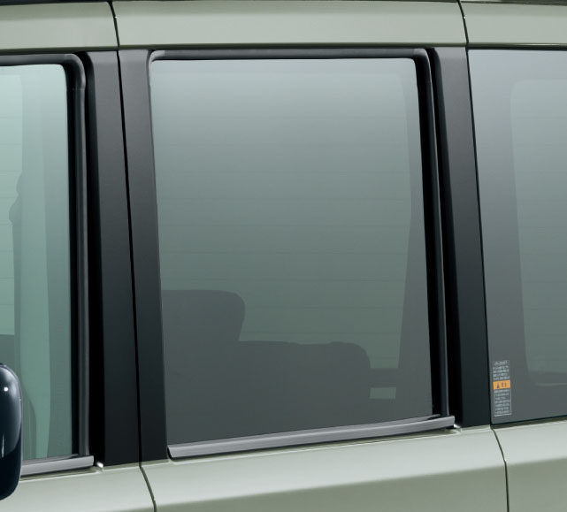 B・Cピラーブラックアウト