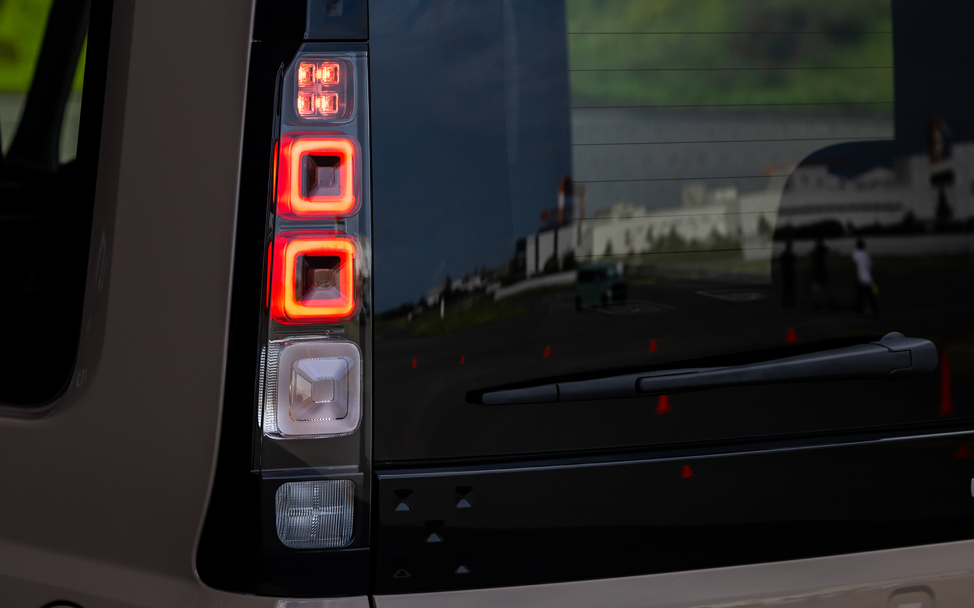 リアコンビランプの点灯状態