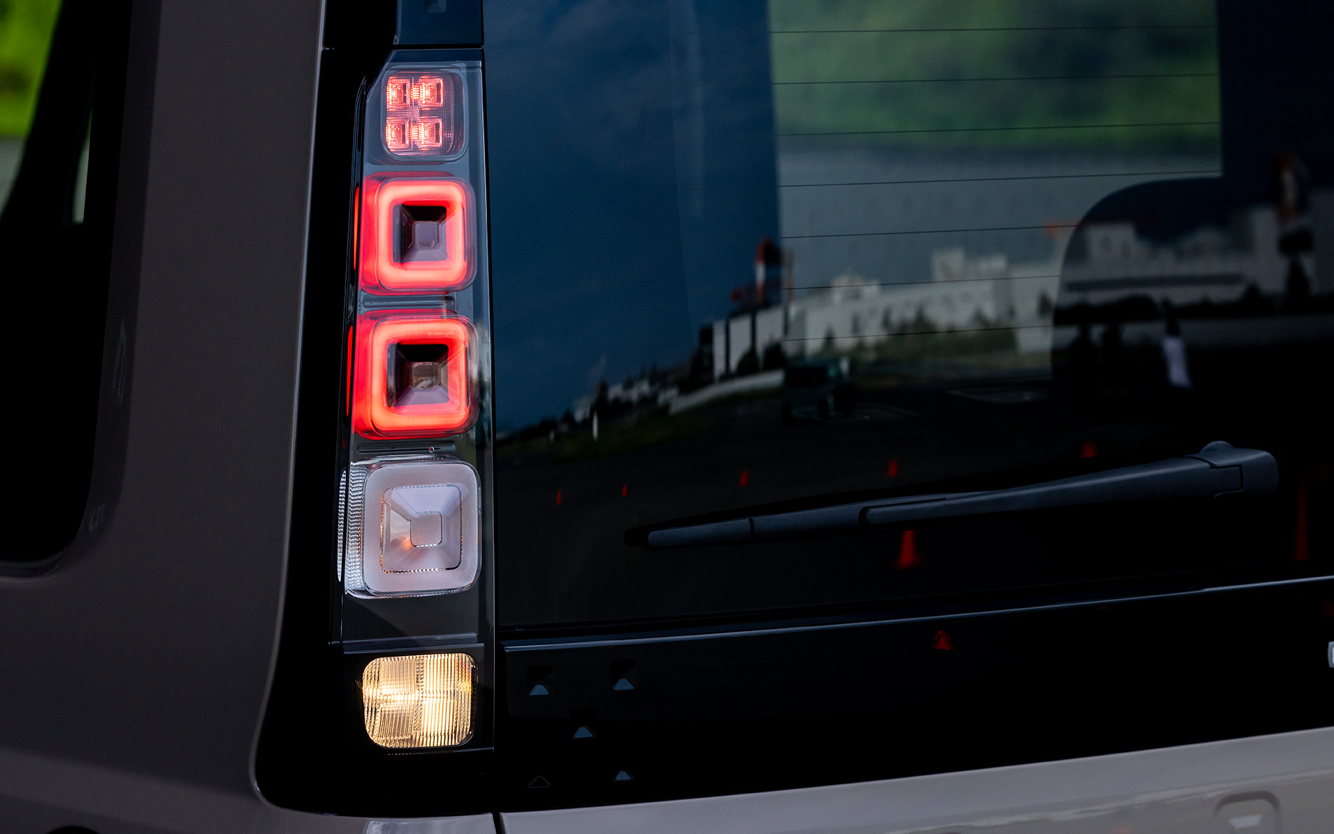 リアコンビランプの点灯状態