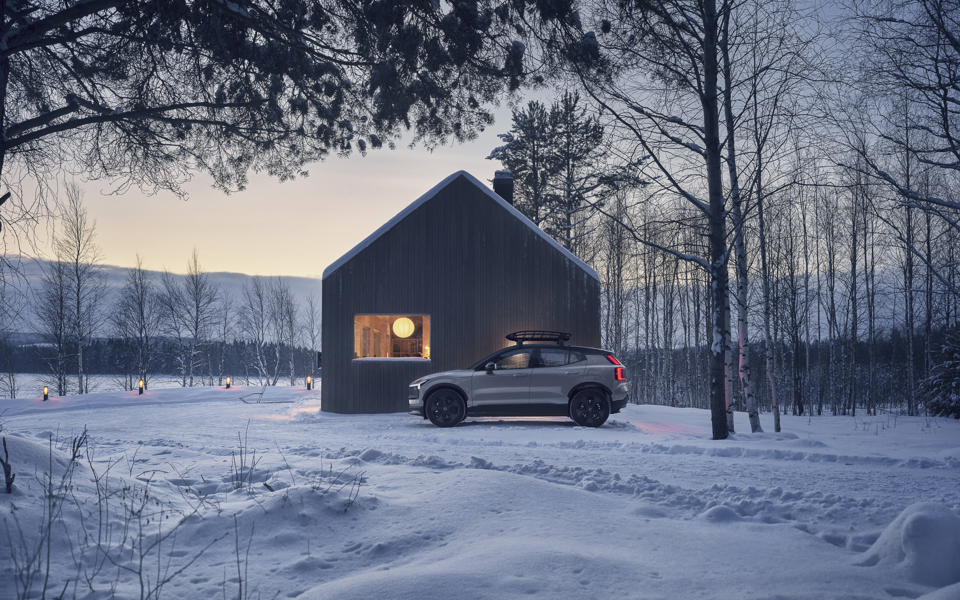 EX30 クロスカントリーのバッテリ容量は69kWh、一充電走行距離（WLTCモード）は500km