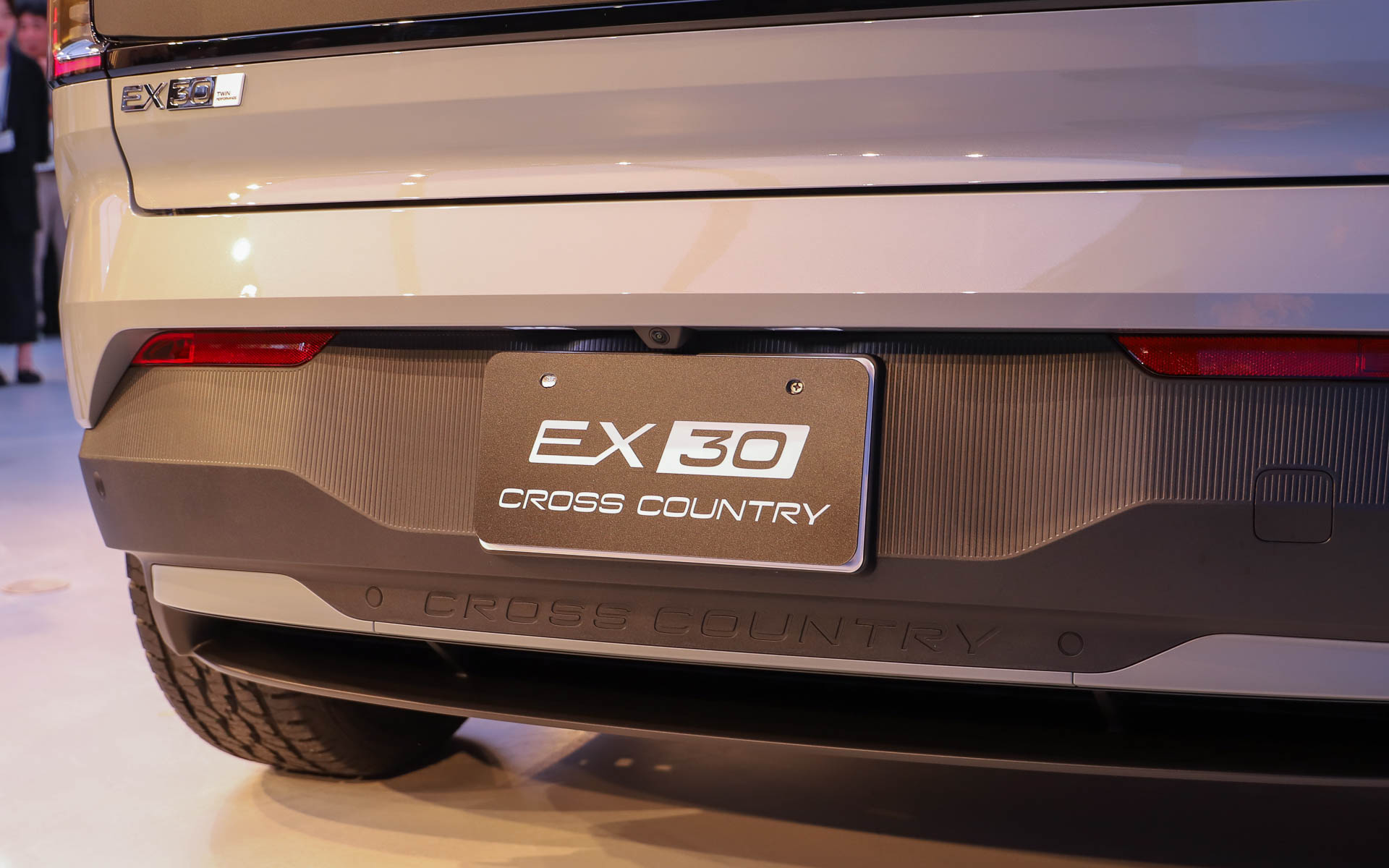 ロゴの“CROSS COUNTRY”の書体は初代から変わらないという