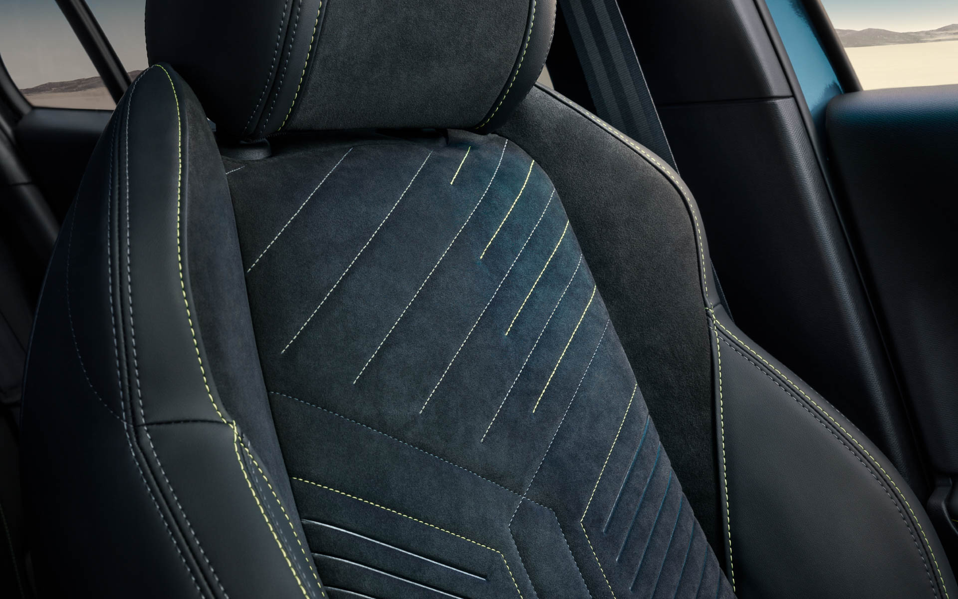 2008 GT Hybridのインテリア