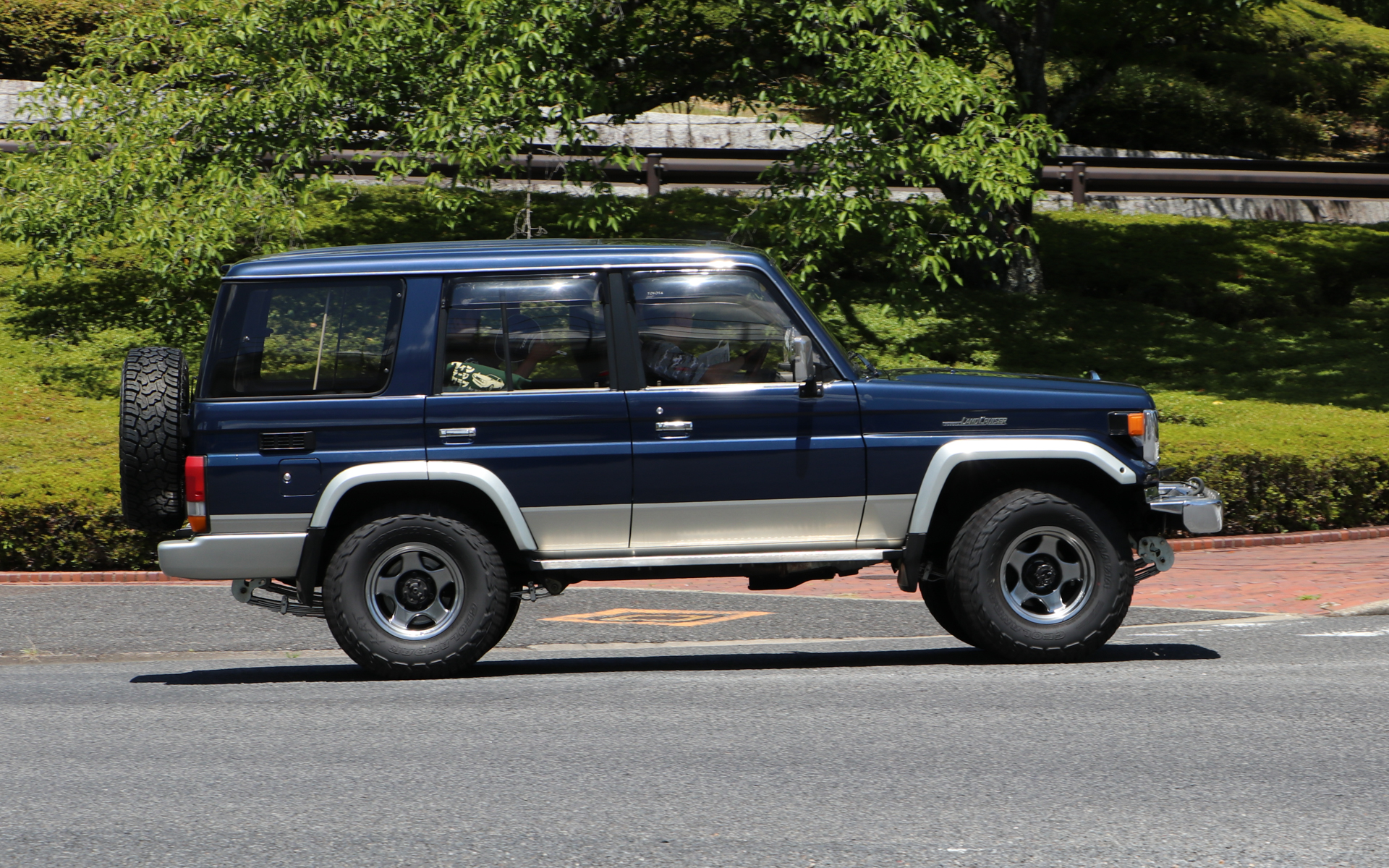 1995年式「ランドクルーザー」（HZJ77HV型）