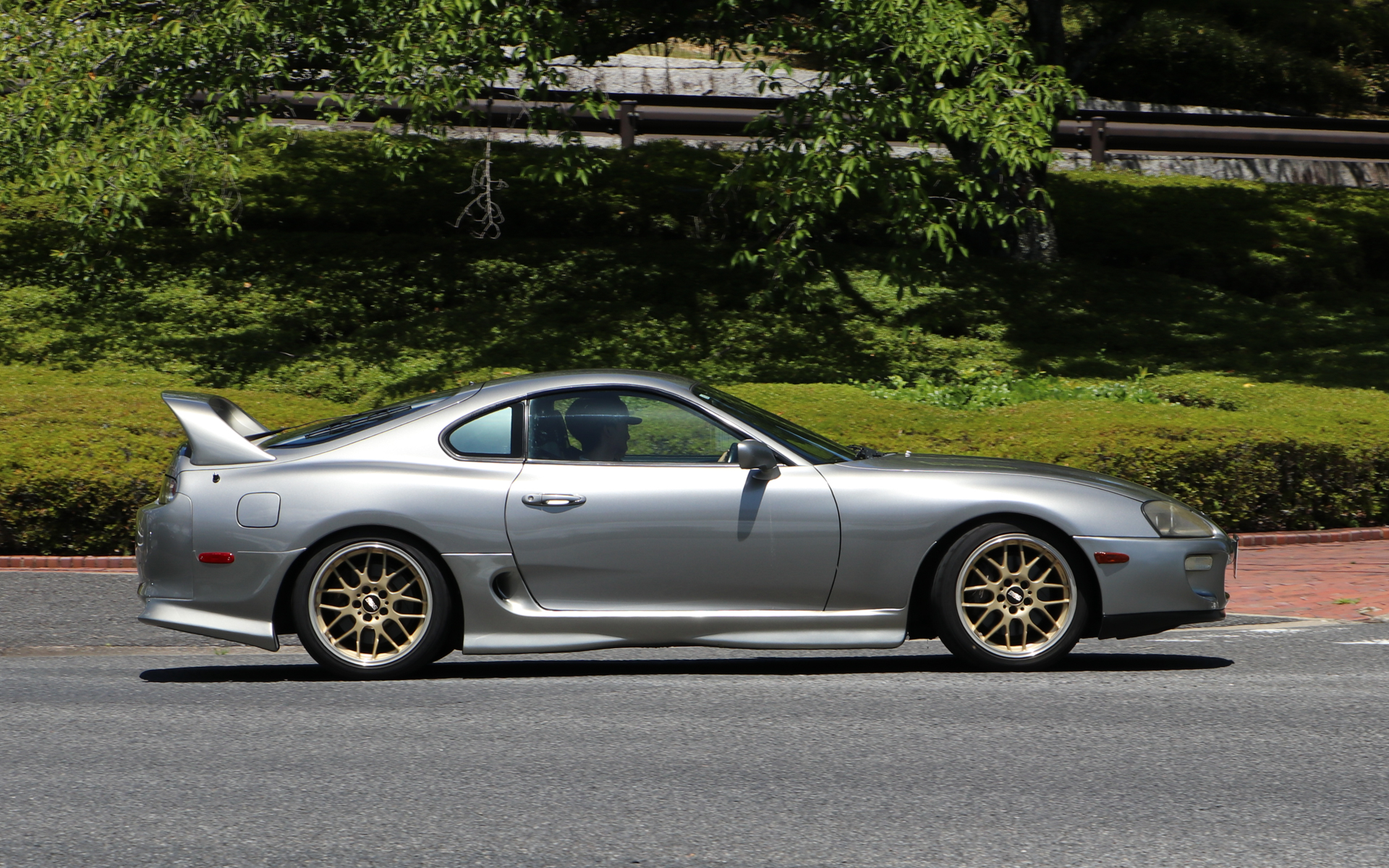 2002年式「スープラ」（JZA80型）