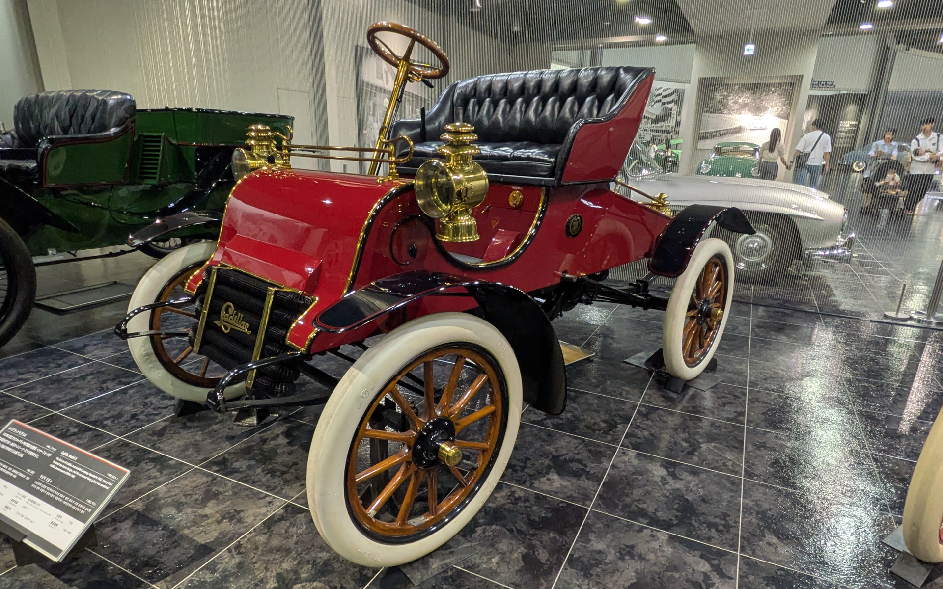 1902年に生産されたキャデラック最初の自動車「モデルA」。水冷単気筒エンジンを搭載