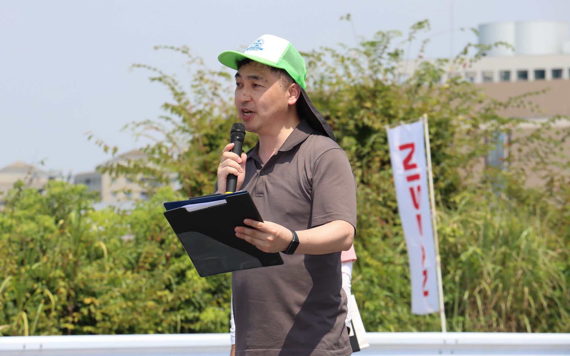 開会式後に行なわれたドライバーズミーティングでは、競技長を務めた東京アールアンドデーの若松竜太氏がコース走行での注意点などについて紹介した