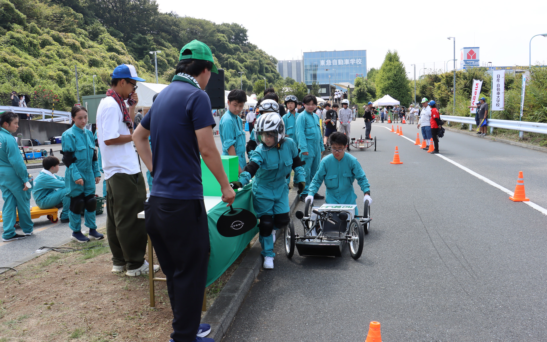 ドライバー交代時にはICカードをバトン代わりに受け渡していく