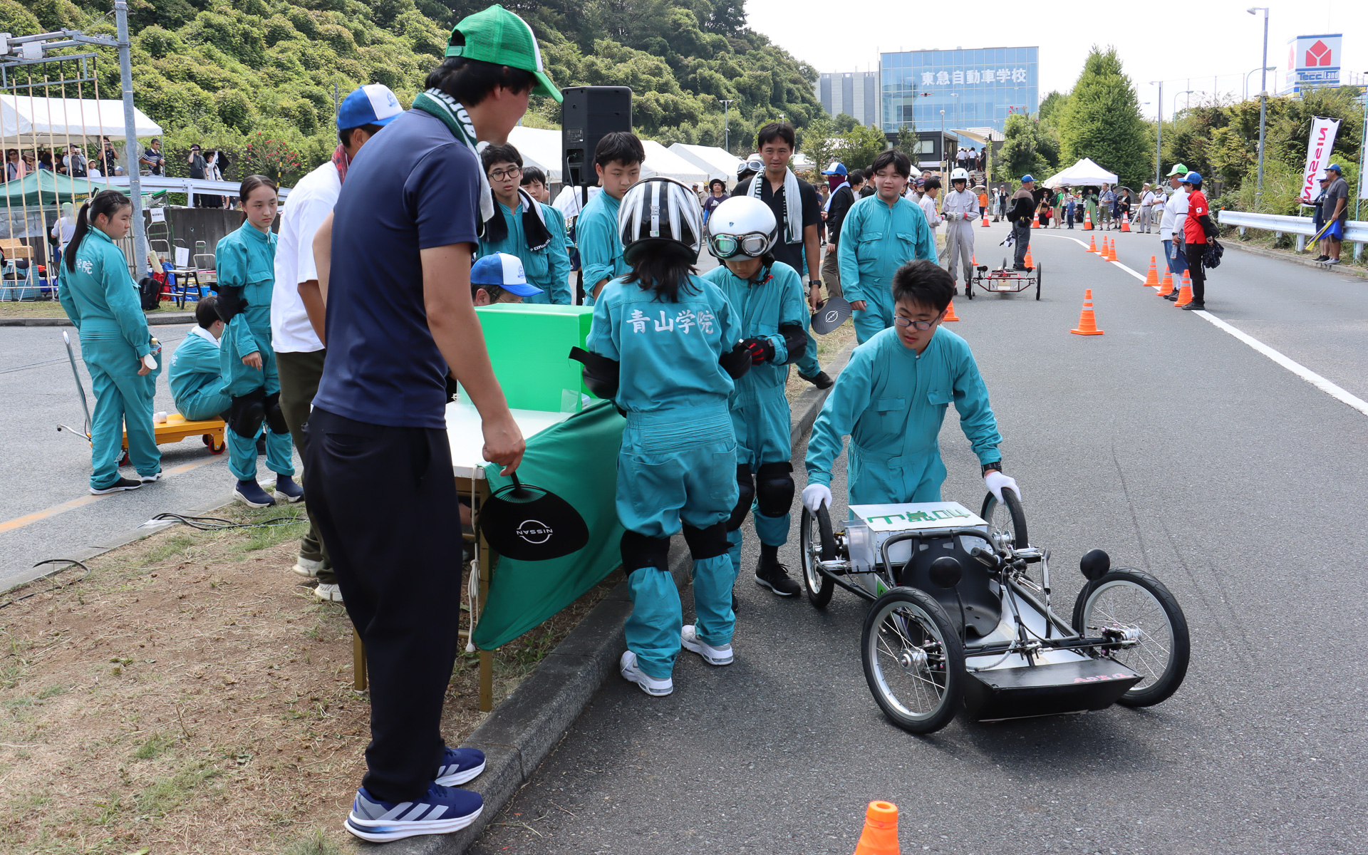 ドライバー交代時にはICカードをバトン代わりに受け渡していく