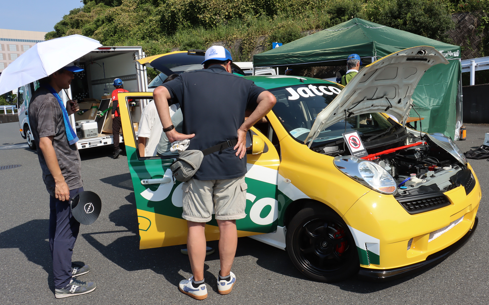 日産の3代目「マーチ」をベースにジヤトコ製の超小型e-Axleを搭載してBEV化した「ユニットテストカー」も展示された