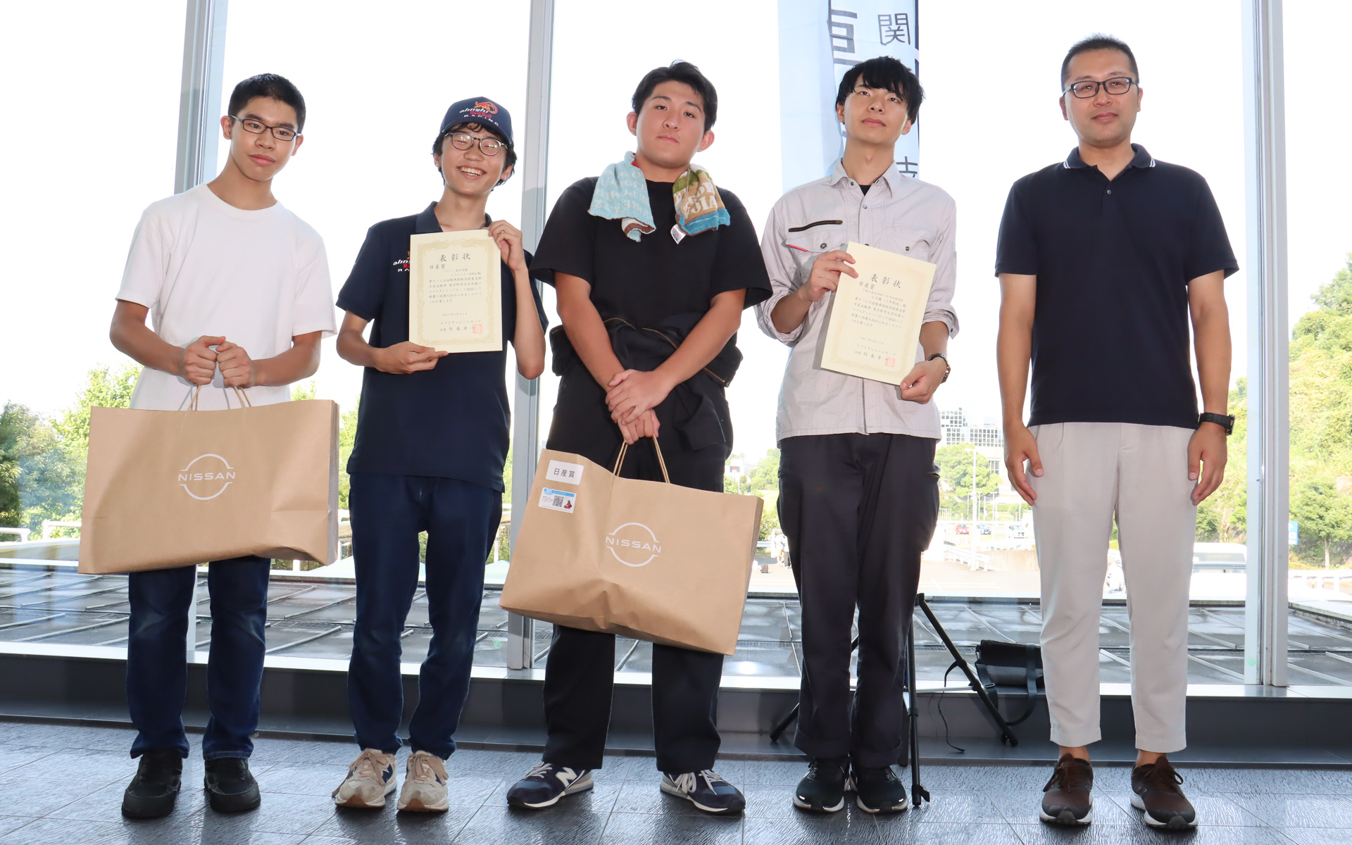 日産賞は「ドルトン東京学園 arts」と「千葉日本大学第一中学高等学校 千葉日レーシング（CNR）」の2チームに贈られた