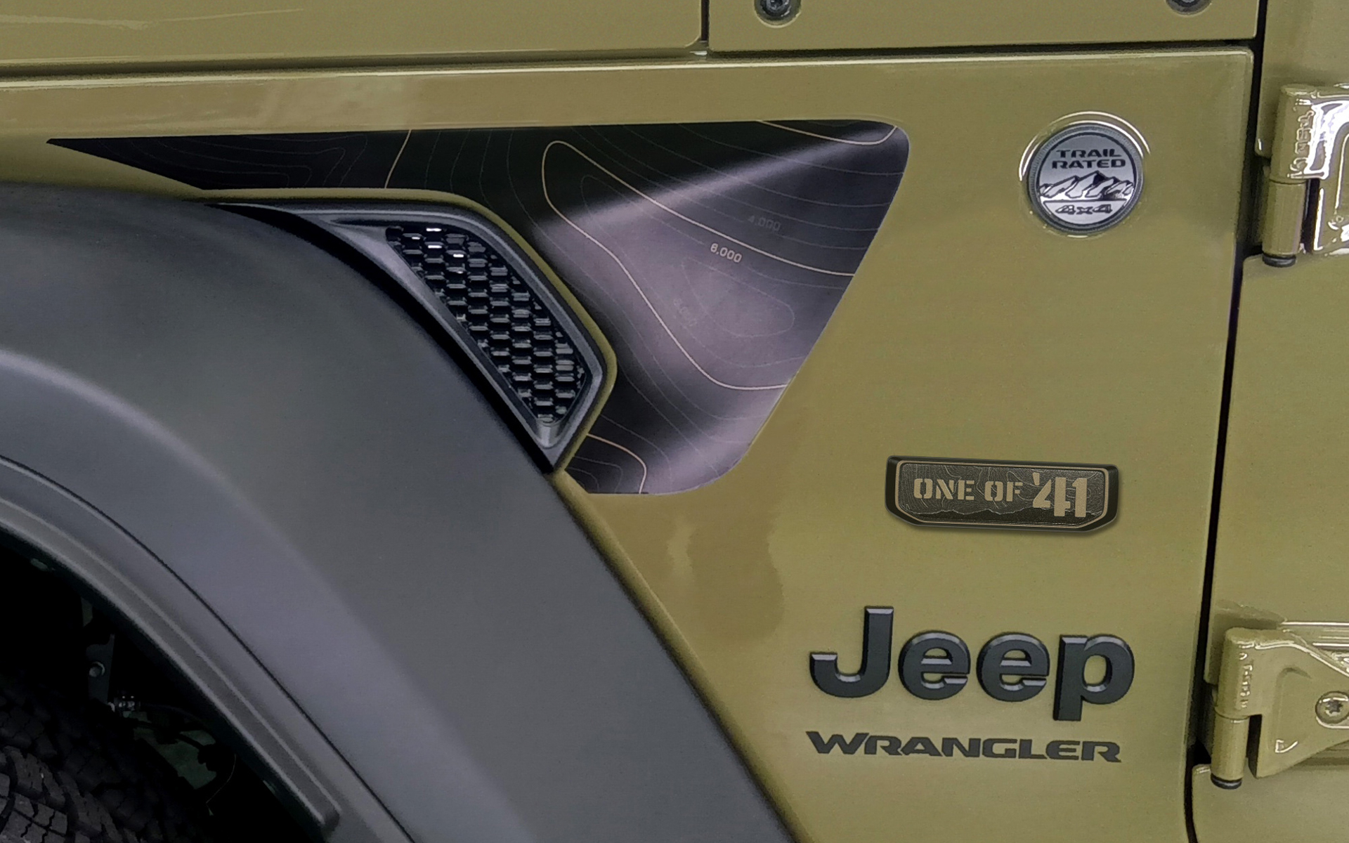 山頂への等高線や山の稜線を走るWillys MBのシルエットが描かれたデカール