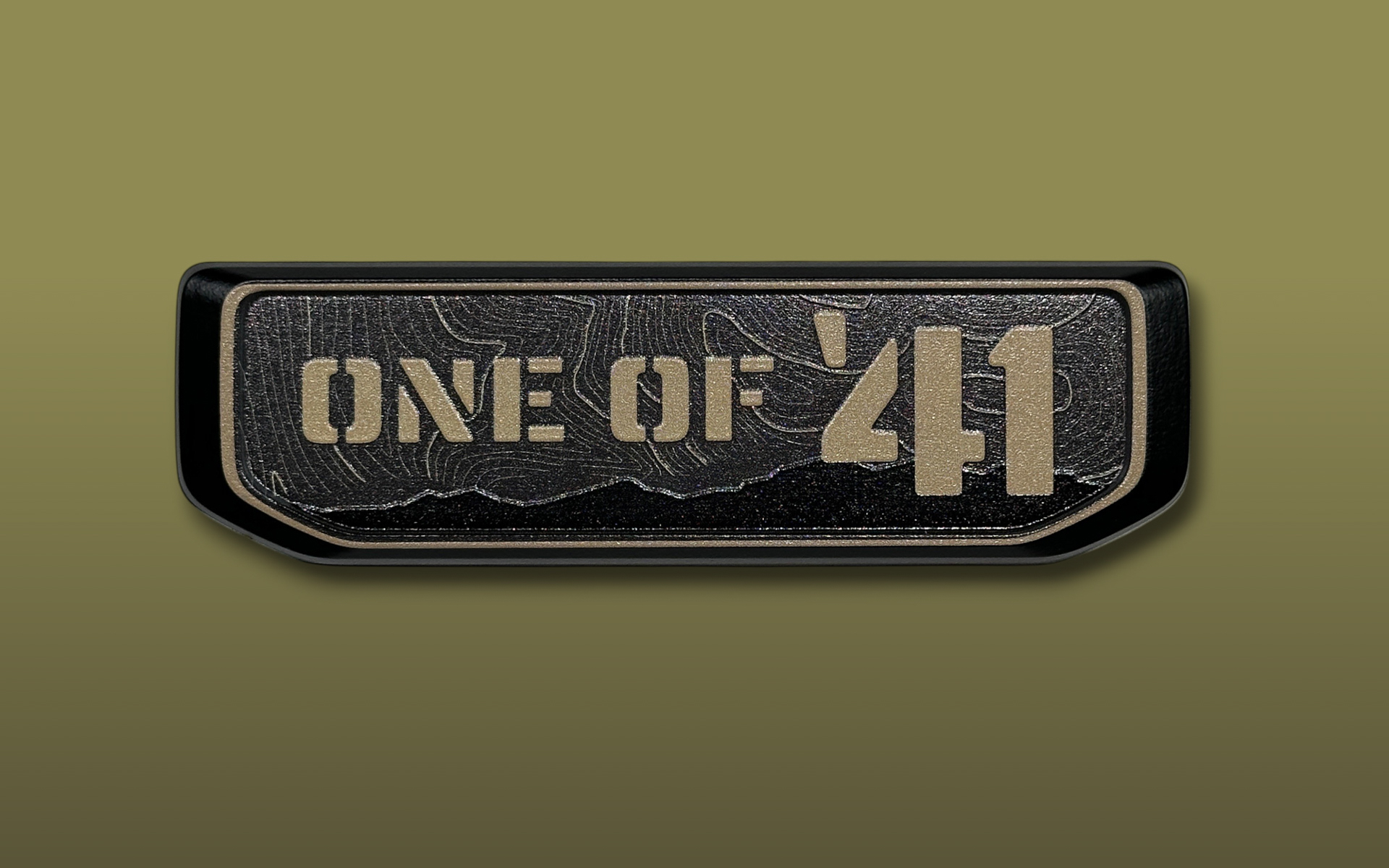 「One of '41」の特別バッヂ