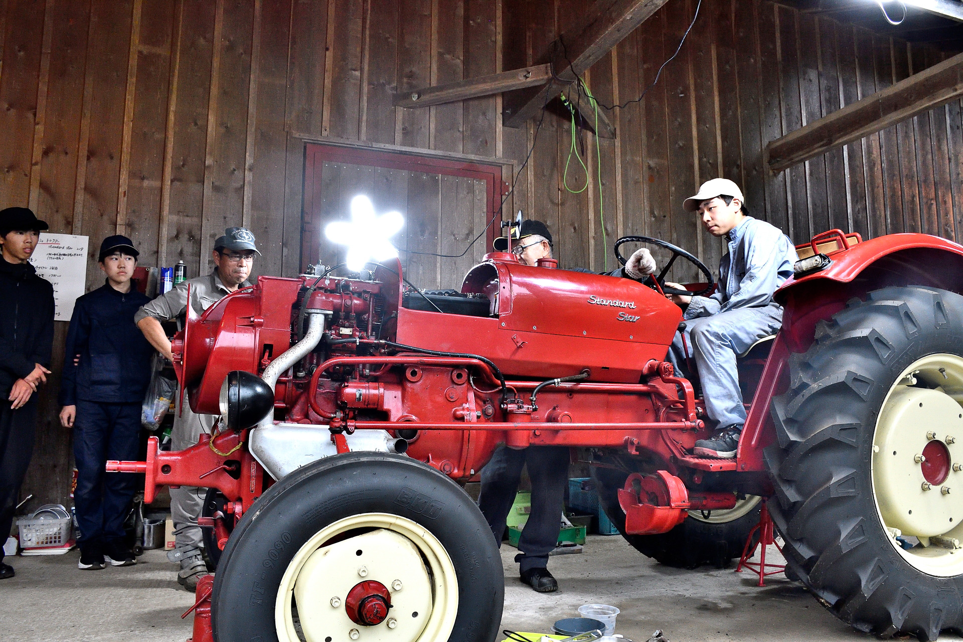 再度組み上がったエンジンの始動。過去にないほどスムーズにエンジンがかかる！