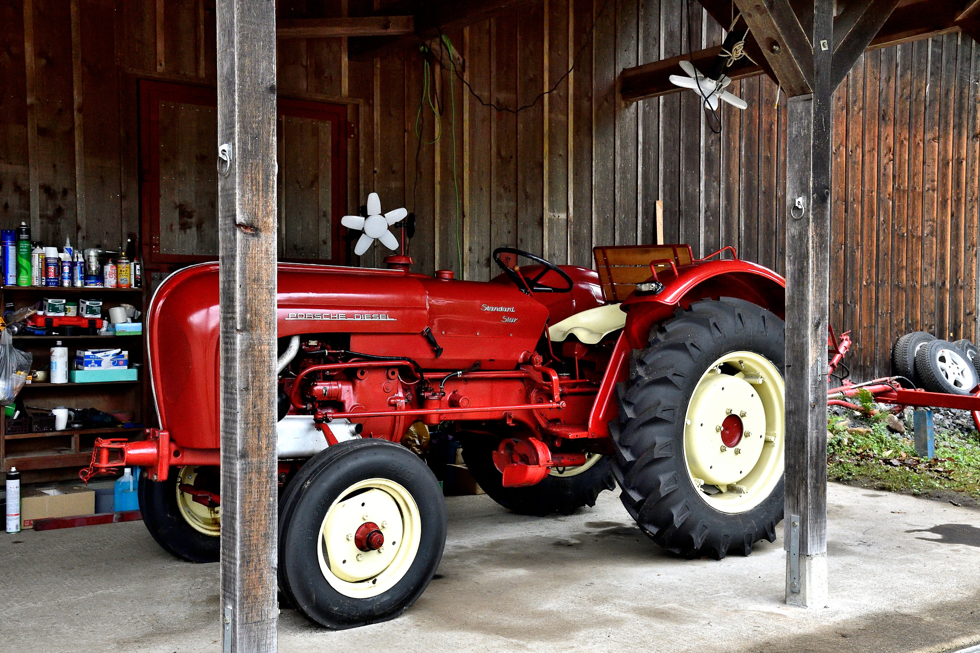 2025年はこれまでレストアしてきたポルシェトラクター「standard star 219」のエンジン内部に手が入った