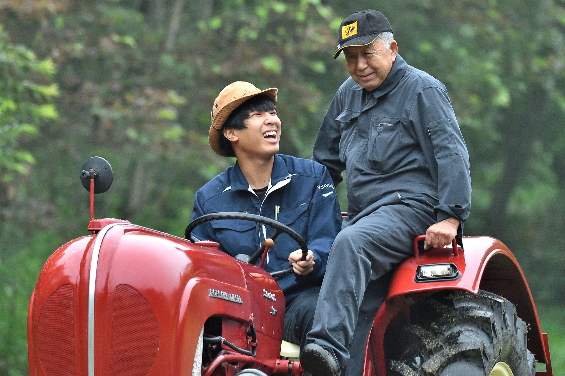自らの手で直したトラクターの試乗体験も