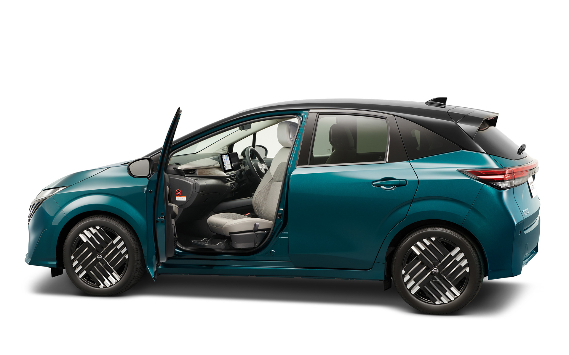 日産「ノート オーラ」助手席回転シート