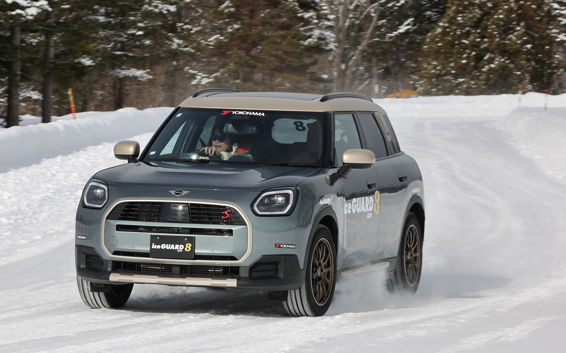 MINI「カントリーマンS ALL4」でハンドリング性能を確認