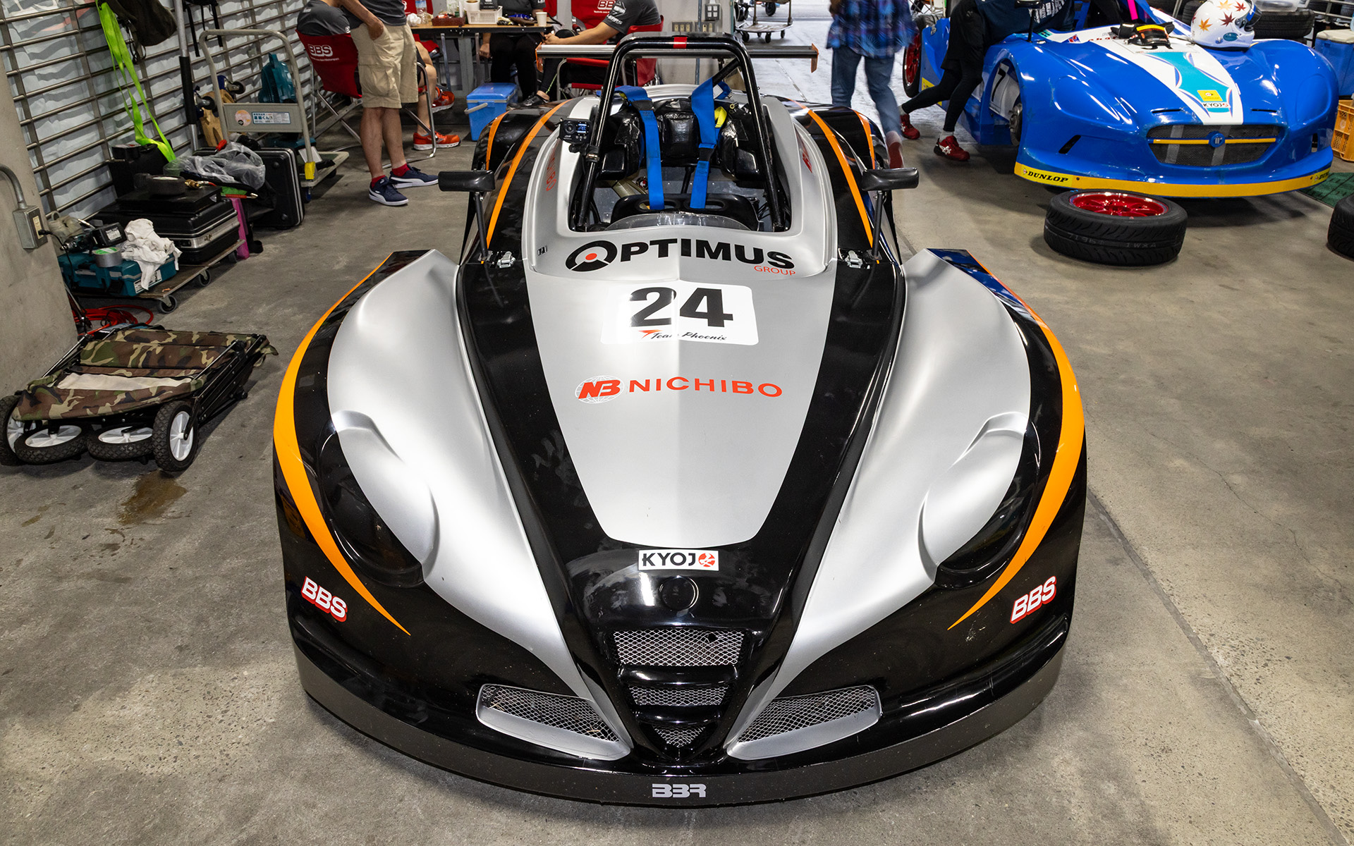 マシンのカラーリングも一新した、24号車OPTIMUS☆BBS.MOMOVITA-01