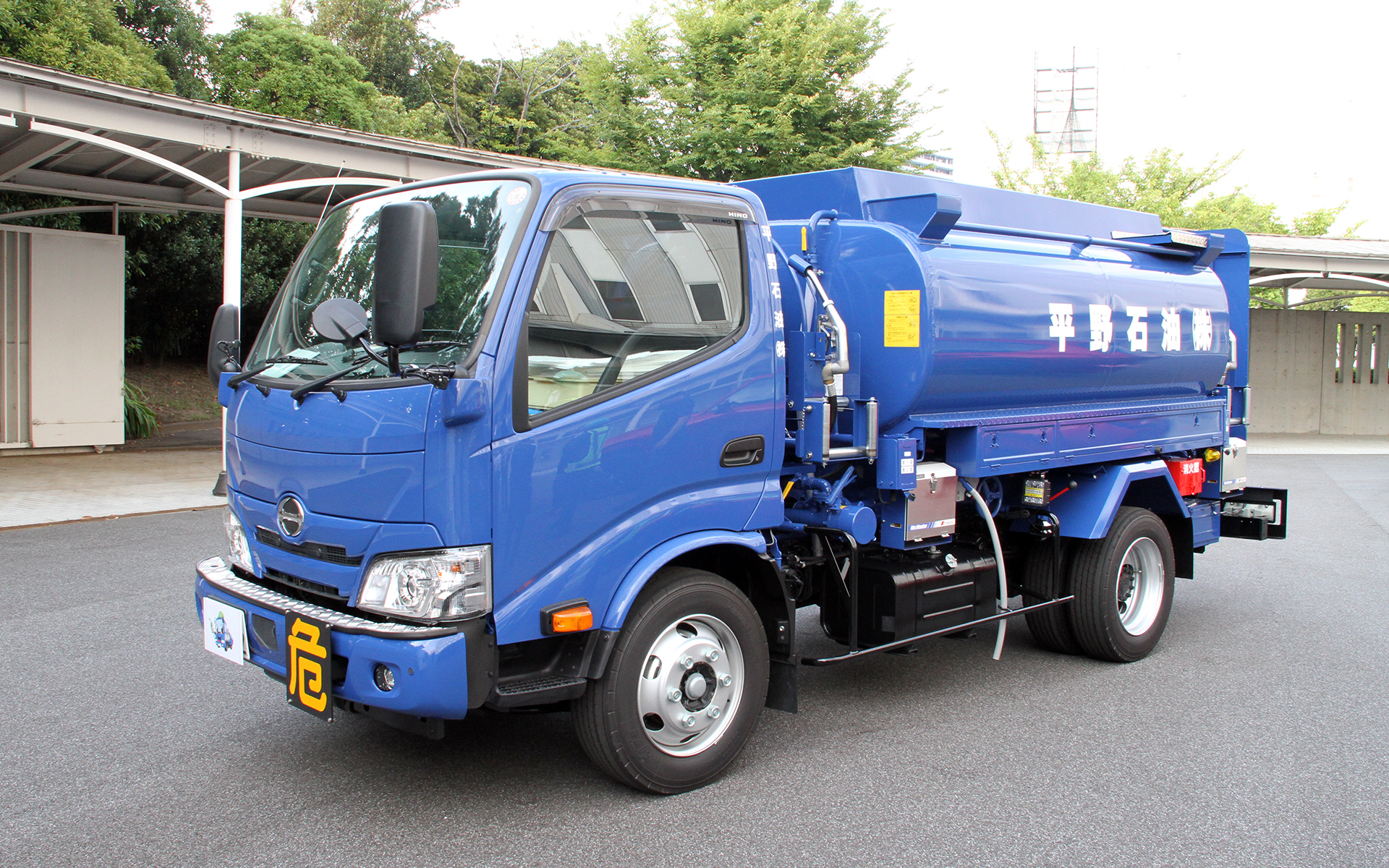 平野石油は1000台以上の小型タンクローリーを持つ