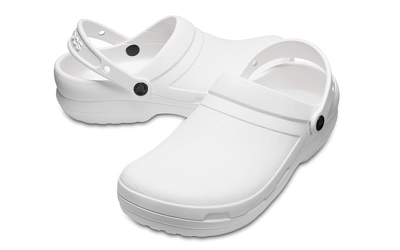 クロックスのサンダルがAmazonスマイルセールでお買い得だ