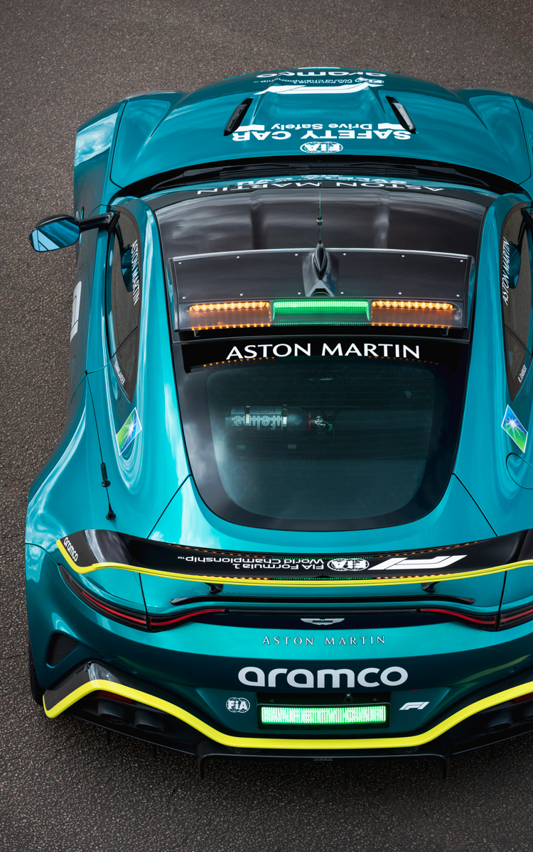 F1セーフティカー仕様の新型ヴァンテージS