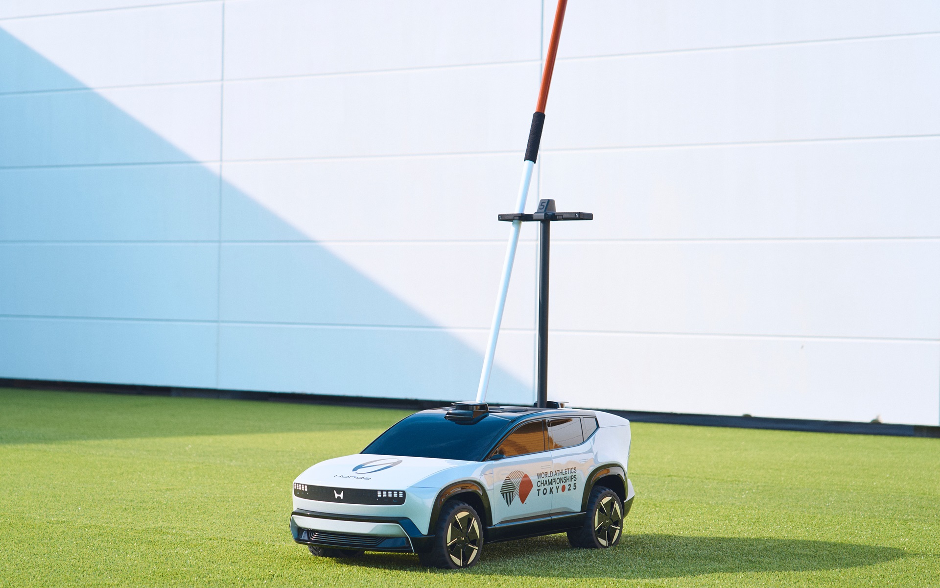 ラジコンカー Honda 0（ゼロ）SUV プロトタイプ（4分の1モデル）