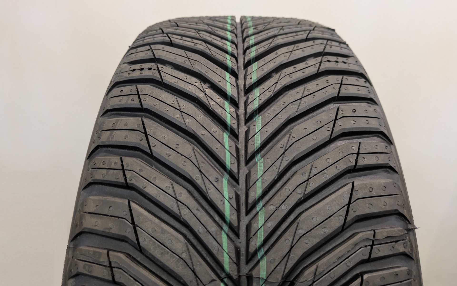 クロスクライメート3スポーツのトレッド