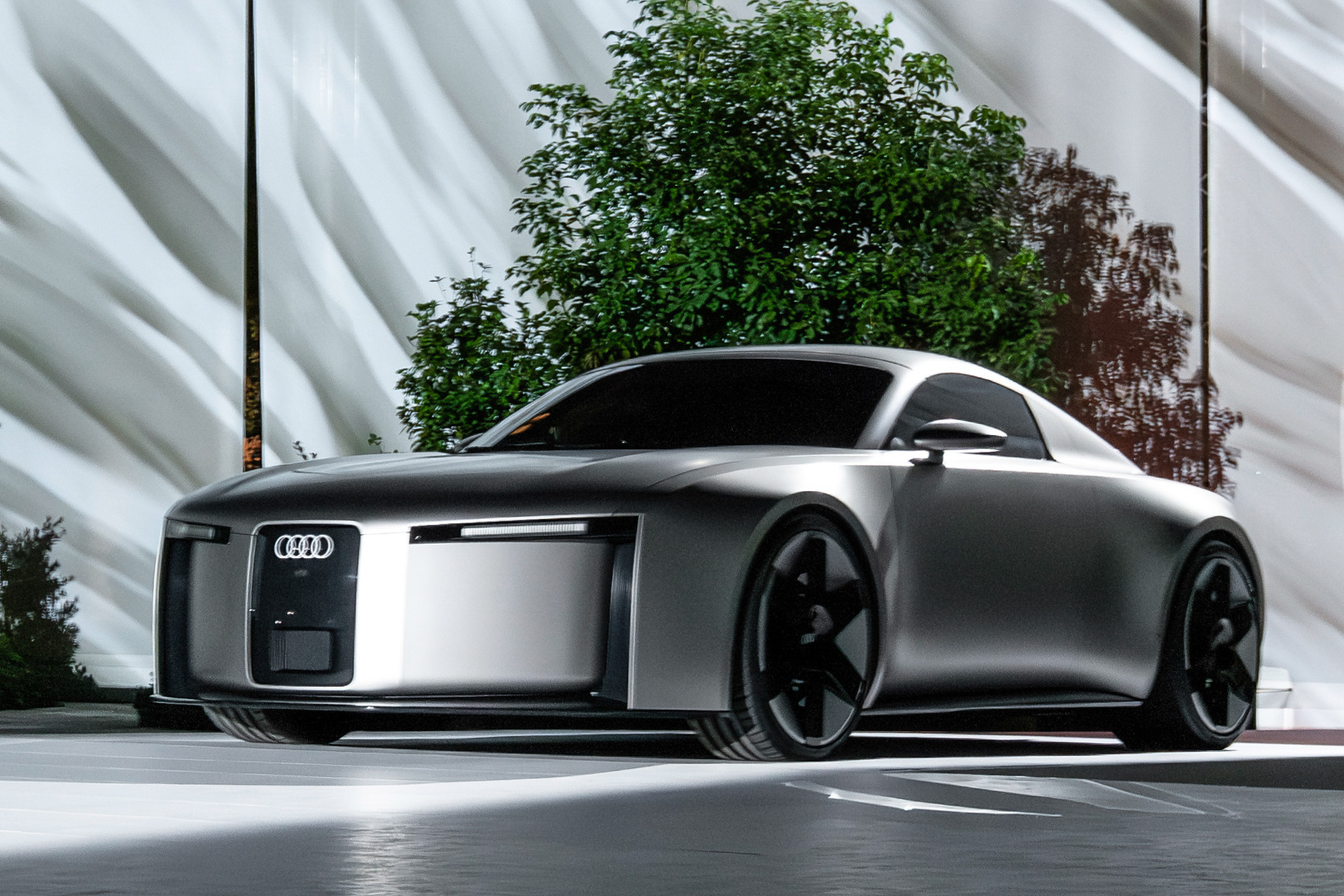 アウディがイタリアのミラノで公開した電動2シータースポーツカー「Audi Concept C」