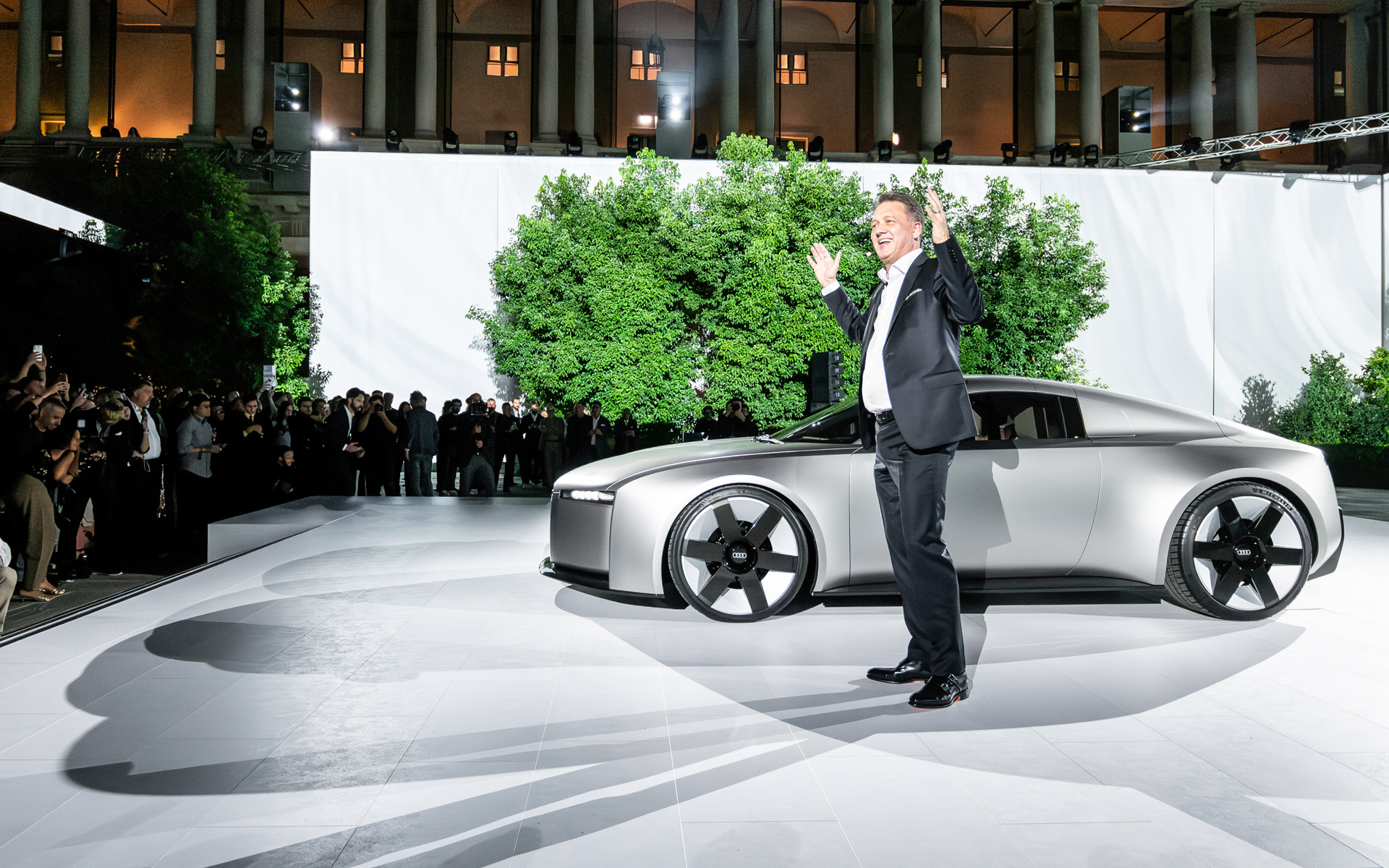 ミラノでのイベントに登壇したAUDI AG CEOのゲルノート デルナー氏