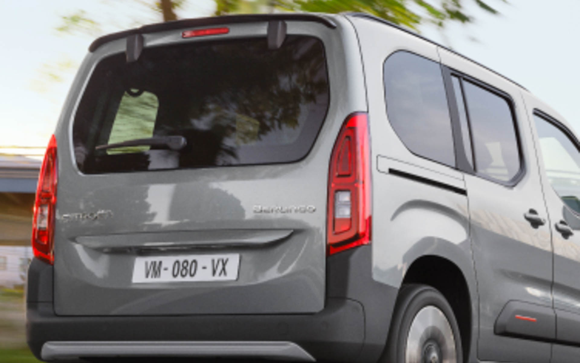 ベルランゴの新世代デザインを採用