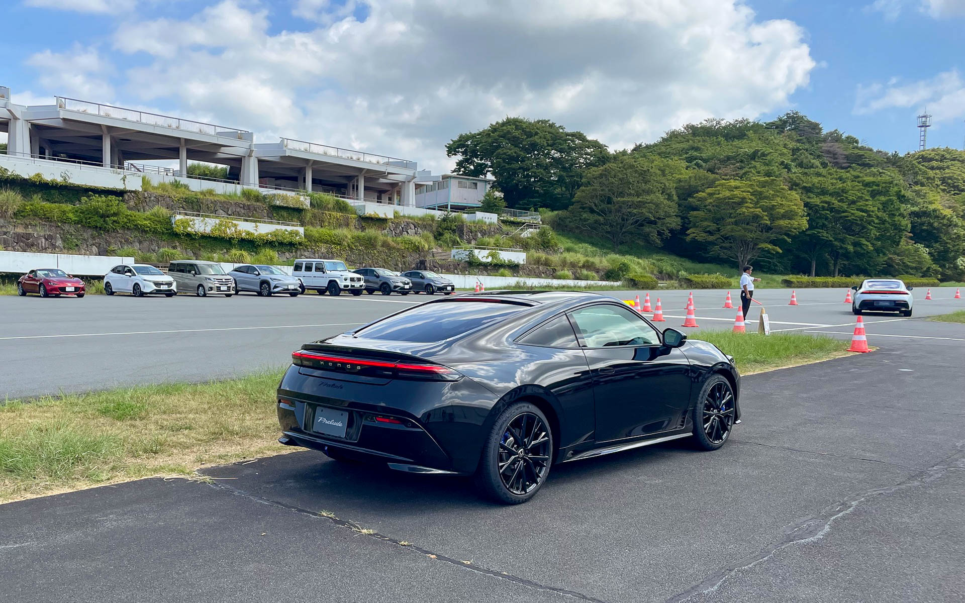 サイクルスポーツセンターでプレリュード三昧のスポーティドライブ。グレードは1種類。617万9800円の価格だ