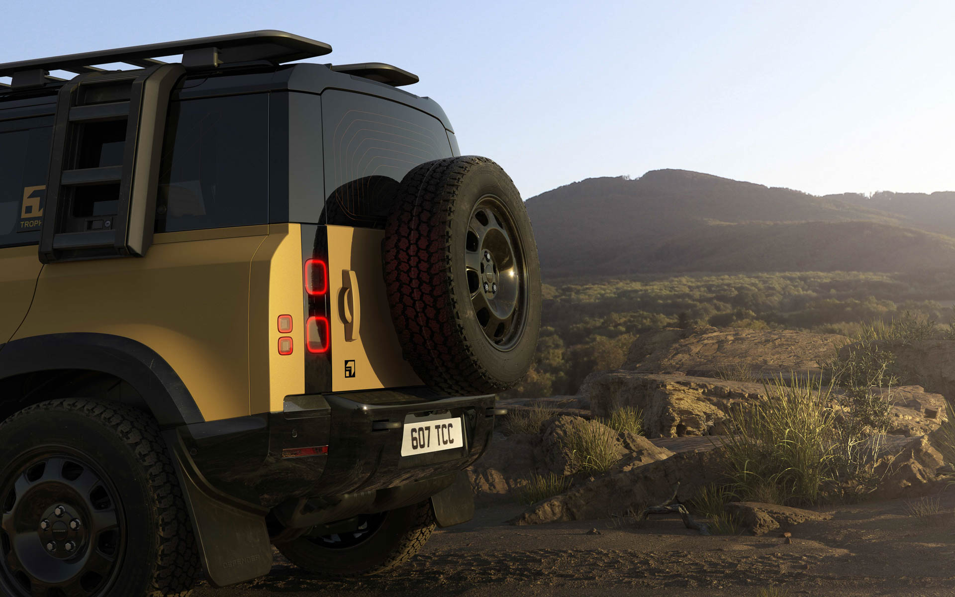 ディフェンダー トロフィーエディション CURATED FOR JAPAN（ディープサンドグローイエロー）