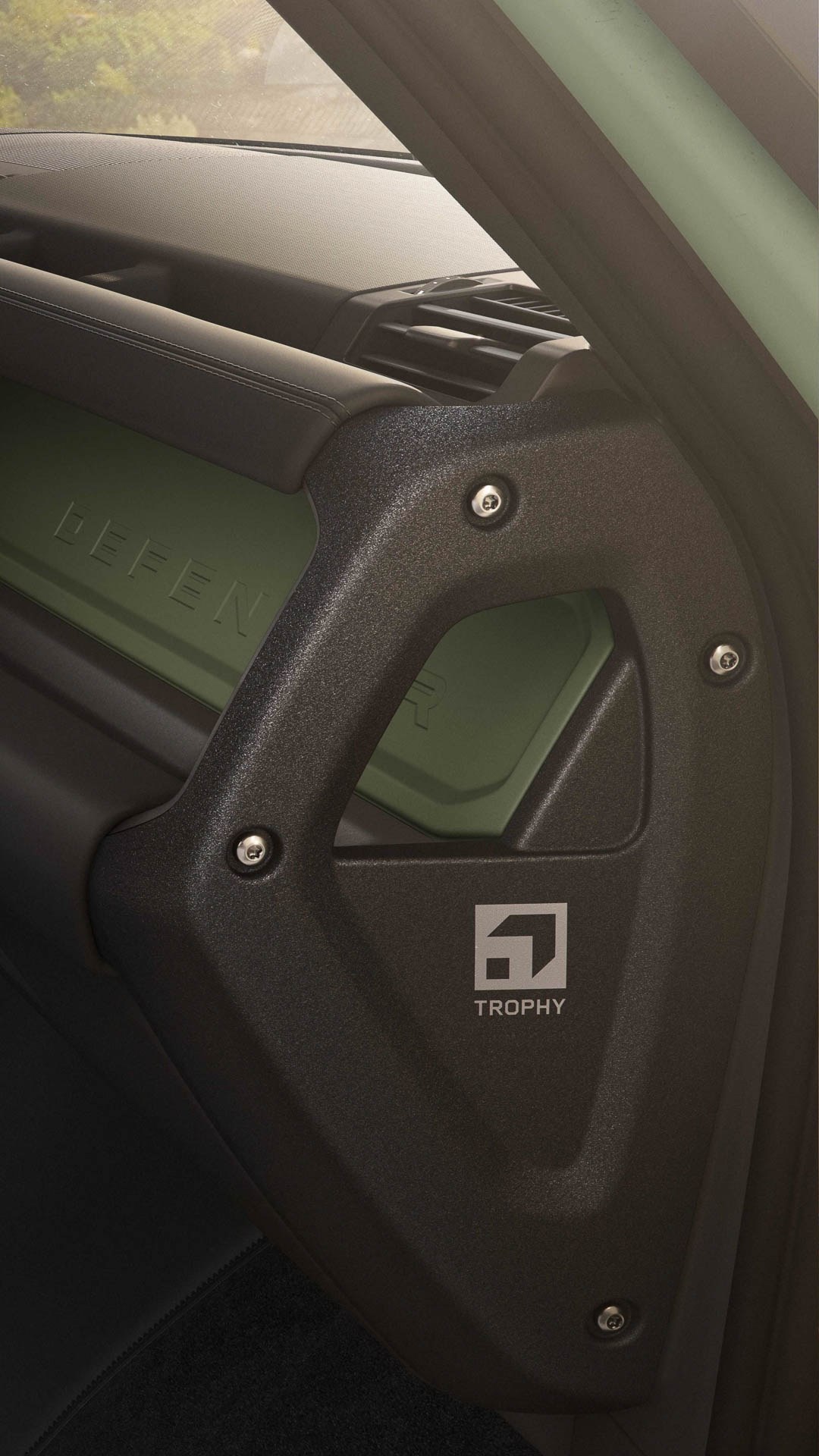 ディフェンダー トロフィーエディション CURATED FOR JAPAN（ケズィックグリーン）