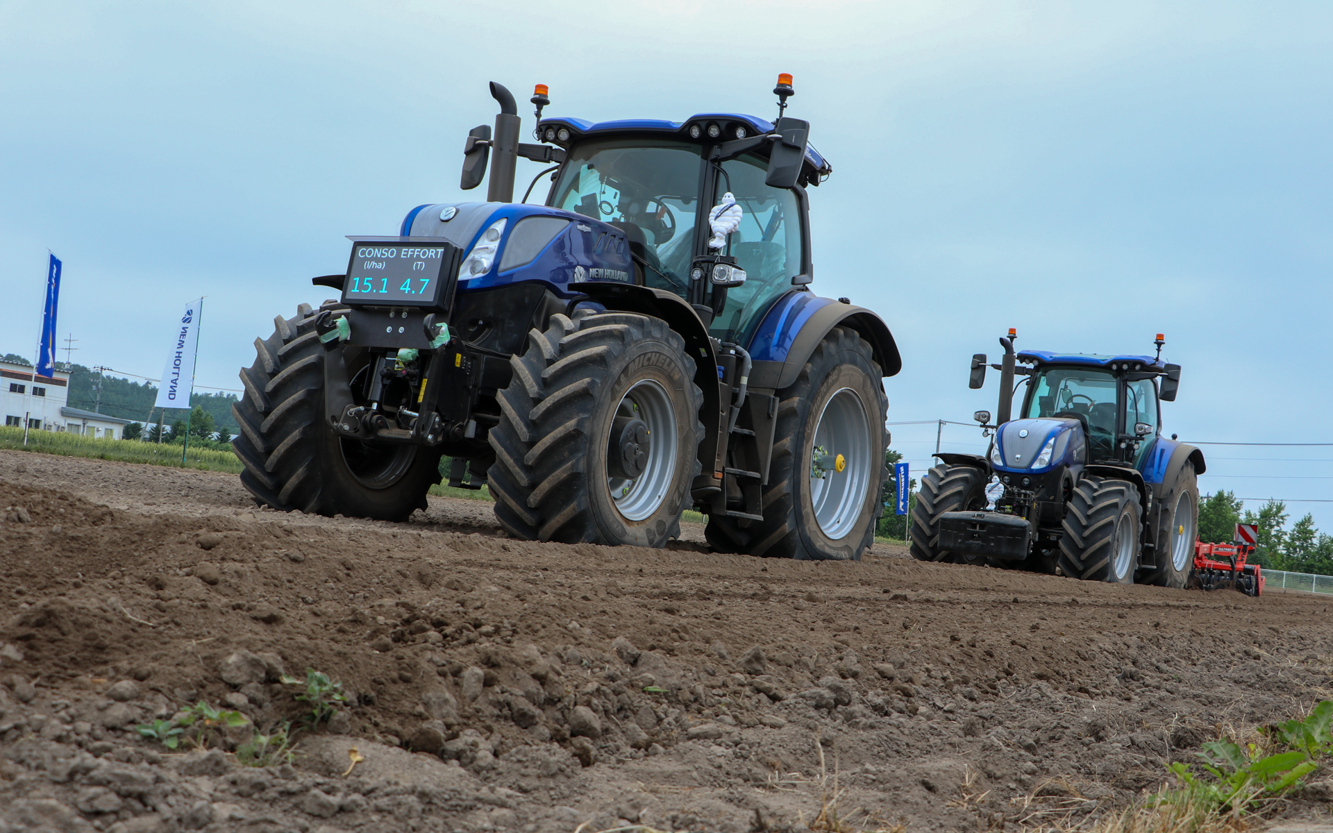 日本ミシュランタイヤが農機用タイヤのデモンストレーションイベントを実施した