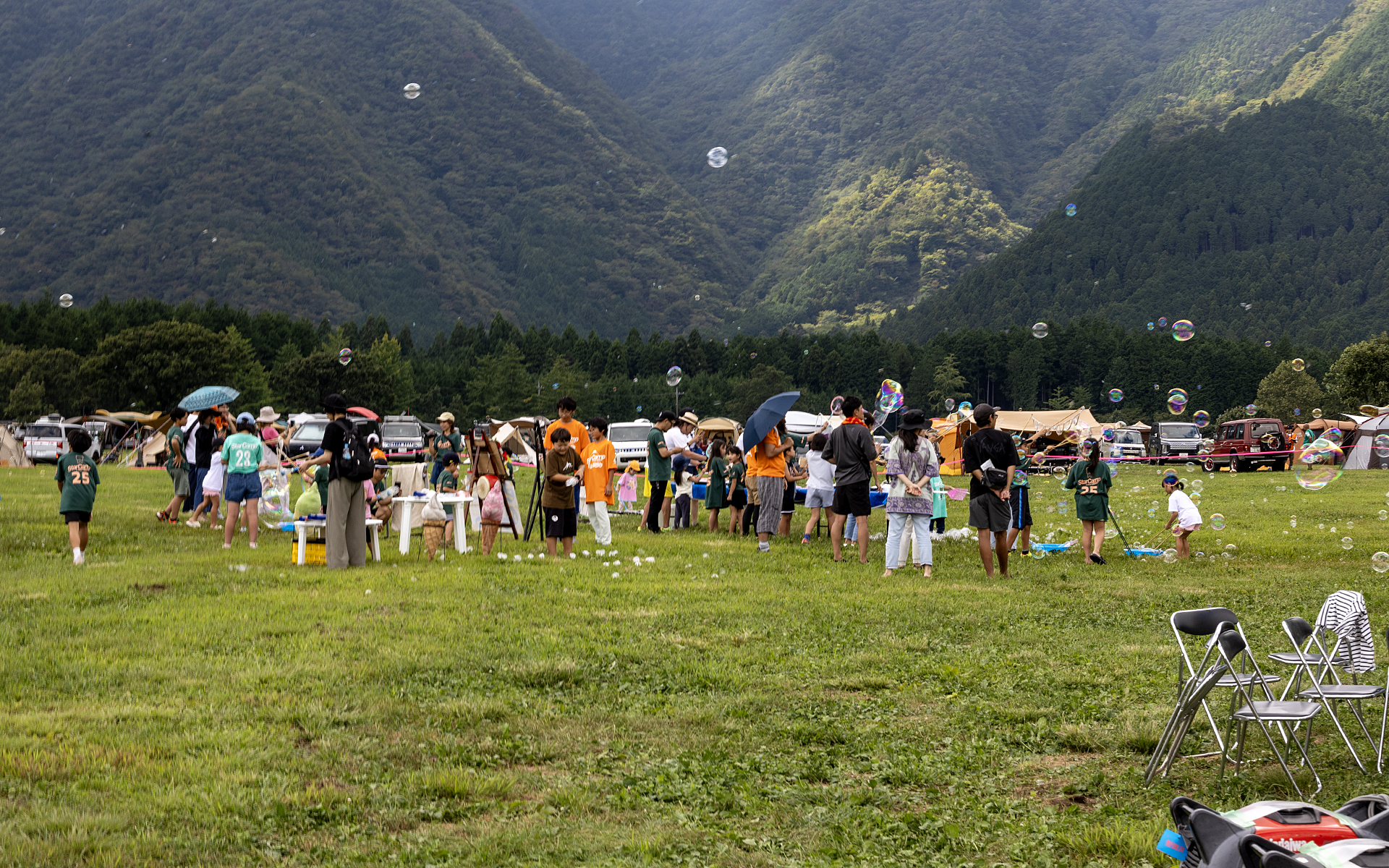 小さな子供が楽しめるイベントも各種あり、人気だったのがシャボン玉遊びのコーナー