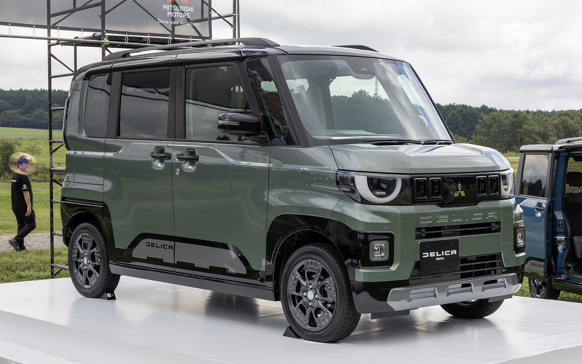 チタニウムグレーメタリック/ブラックマイカ（有料色）