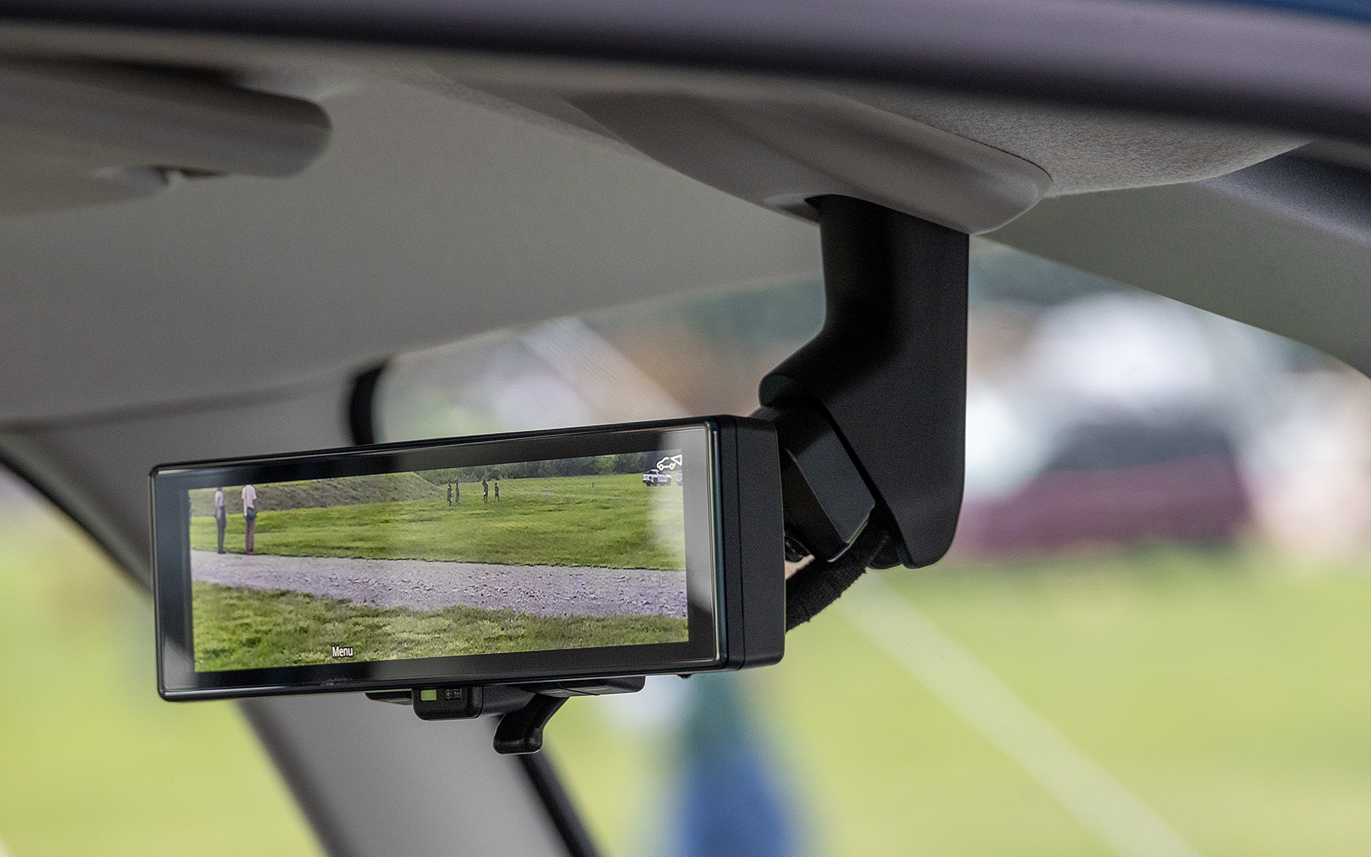 デジタルインナーミラーが標準装備される