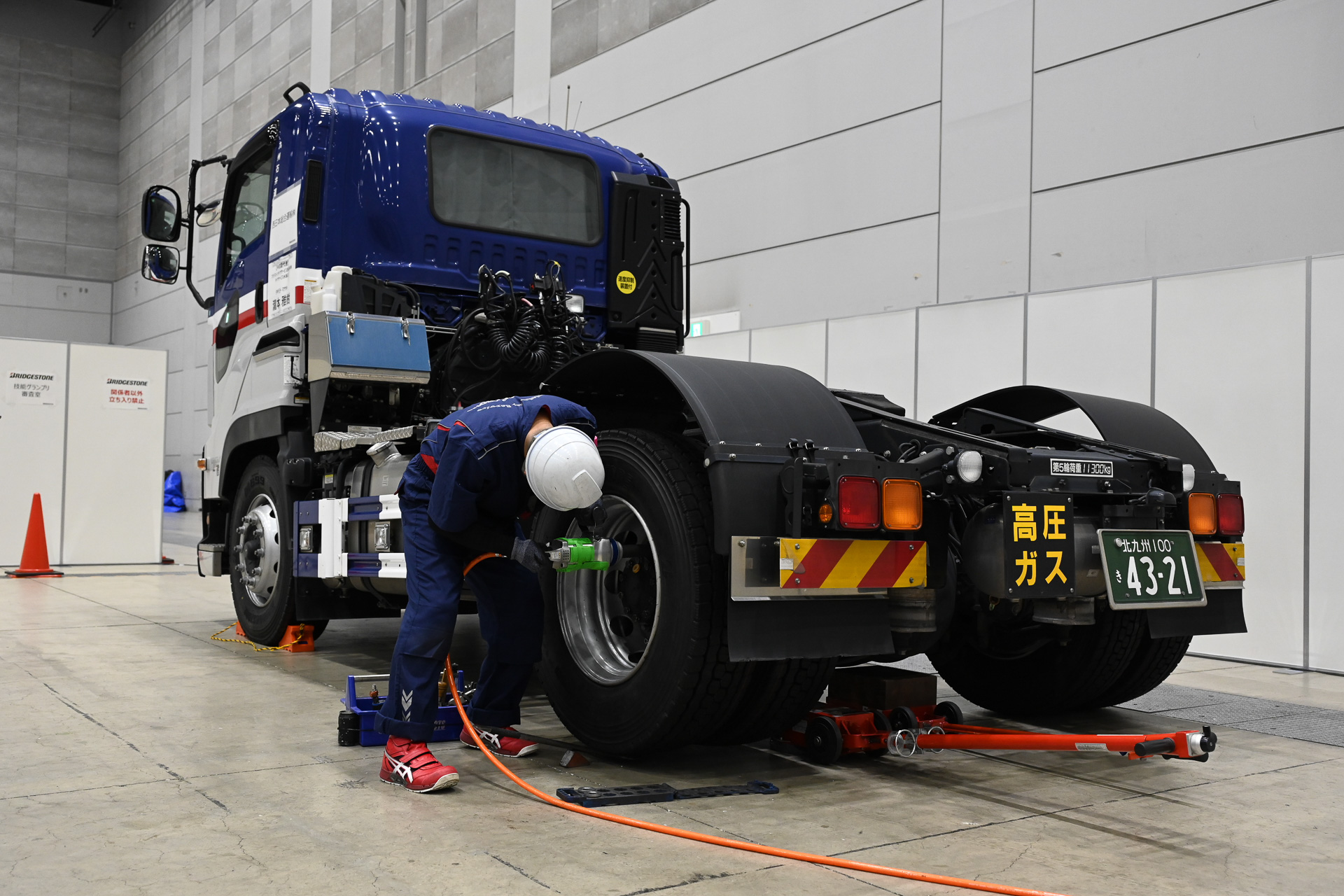 技能グランプリのようす。344名が地区予選に出場し、予選を勝ち抜いた代表選手40名が今回の全国大会に出場した