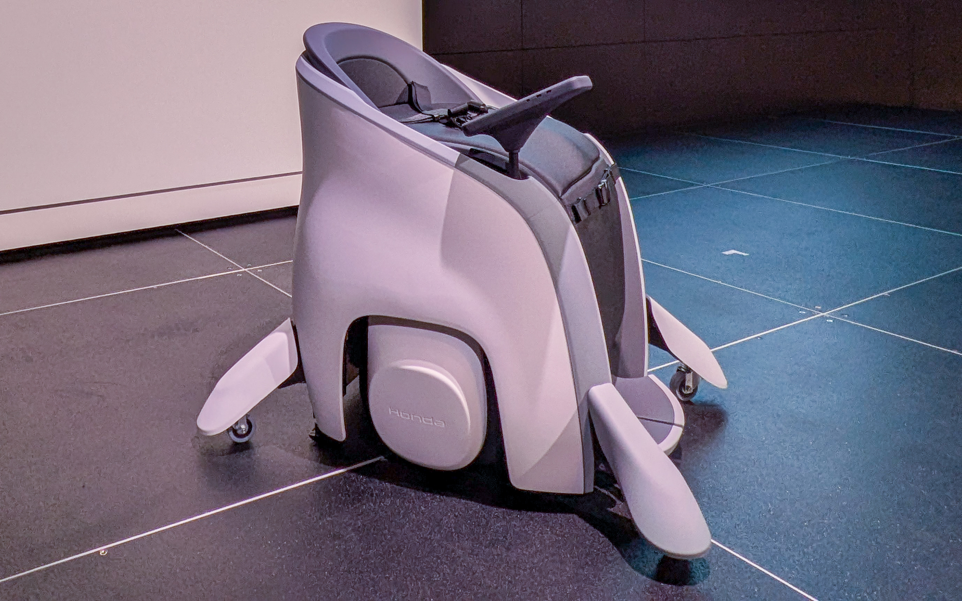 ホンダが発表したハンズフリーパーソナルモビリティ「UNI-ONE（ユニワン）」