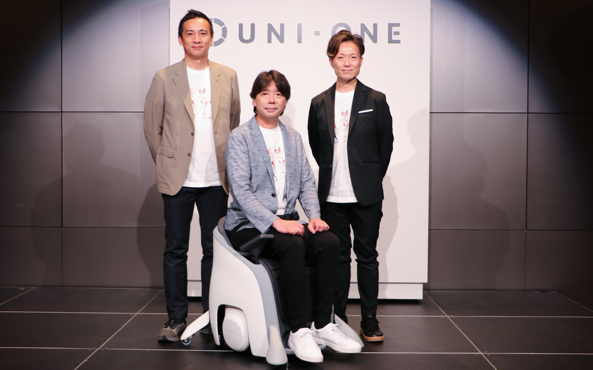 ホンダが手放しで乗れるパーソナルモビリティ「UNI-ONE（ユニワン）」の事業化を発表した