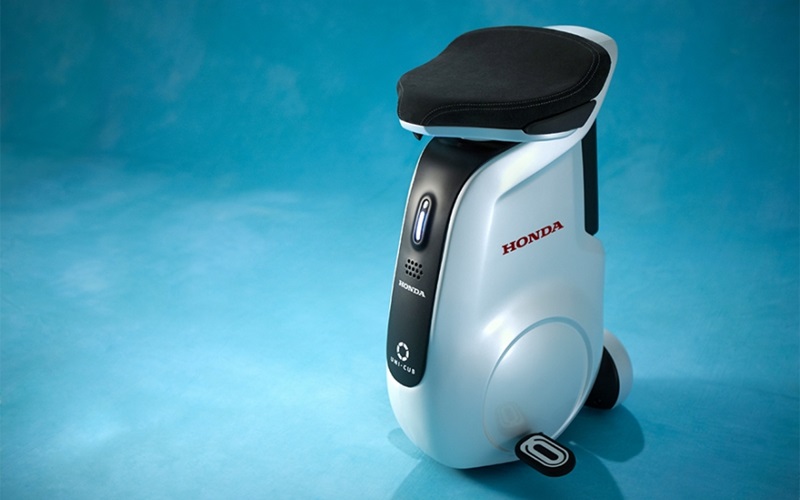 2012年に発表したパーソナルモビリティ「UNI-CUB」