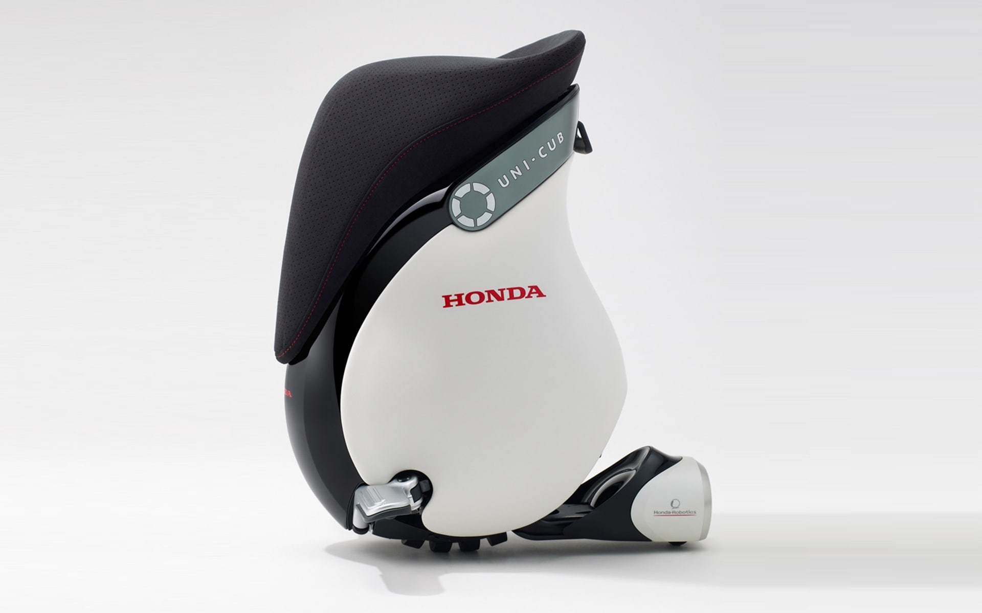 2013年に発表したパーソナルモビリティ「UNI-CUB β」