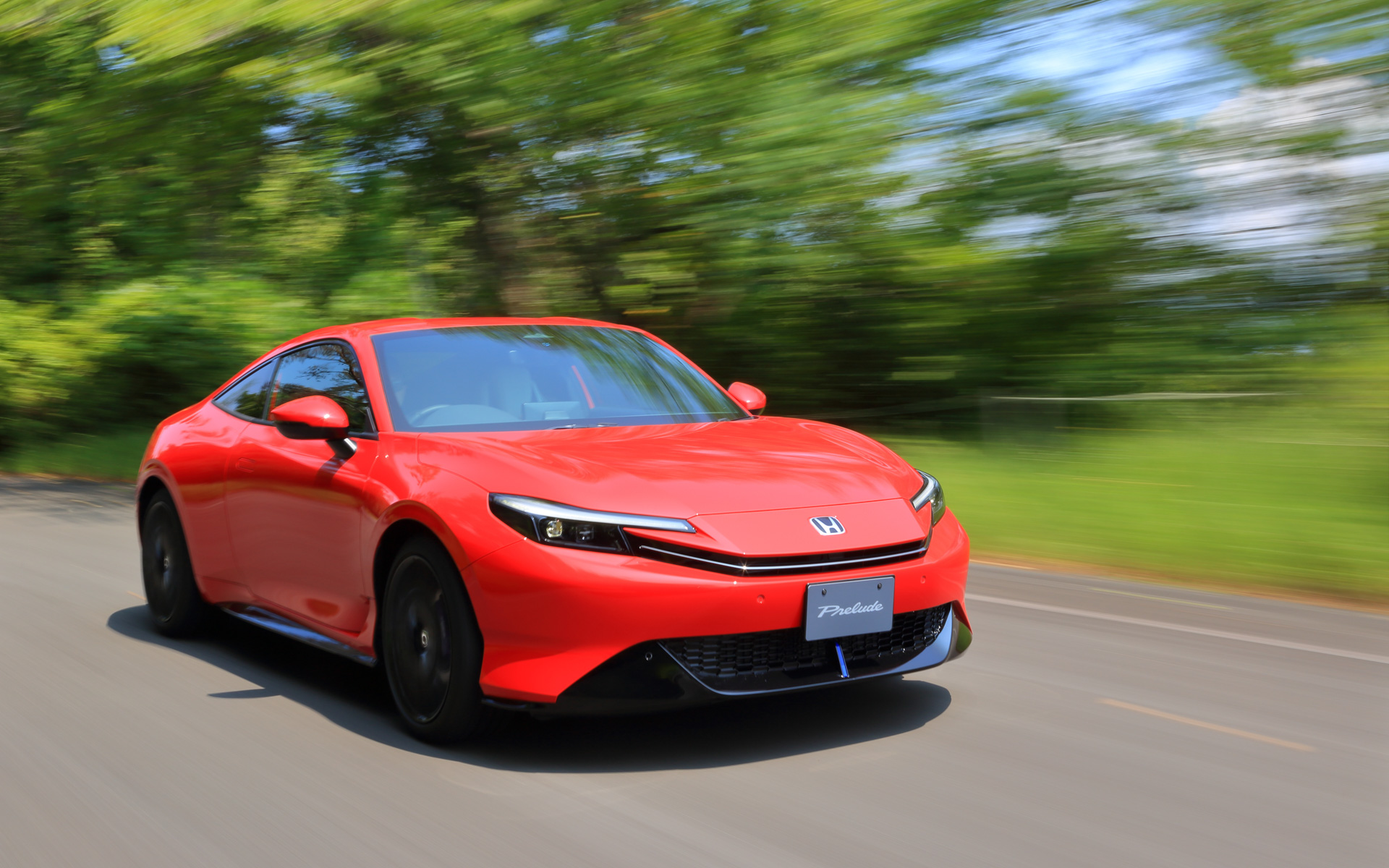 新型プレリュードのグランドコンセプトは「UNLIMITED GLIDE」ということで、グライダーが滑空するような高揚感を生み出すエクステリアデザインをはじめ、Honda車初搭載の制御技術「Honda S+ Shift」を採用した爽快な走りがとても魅力的なモデルとなっています