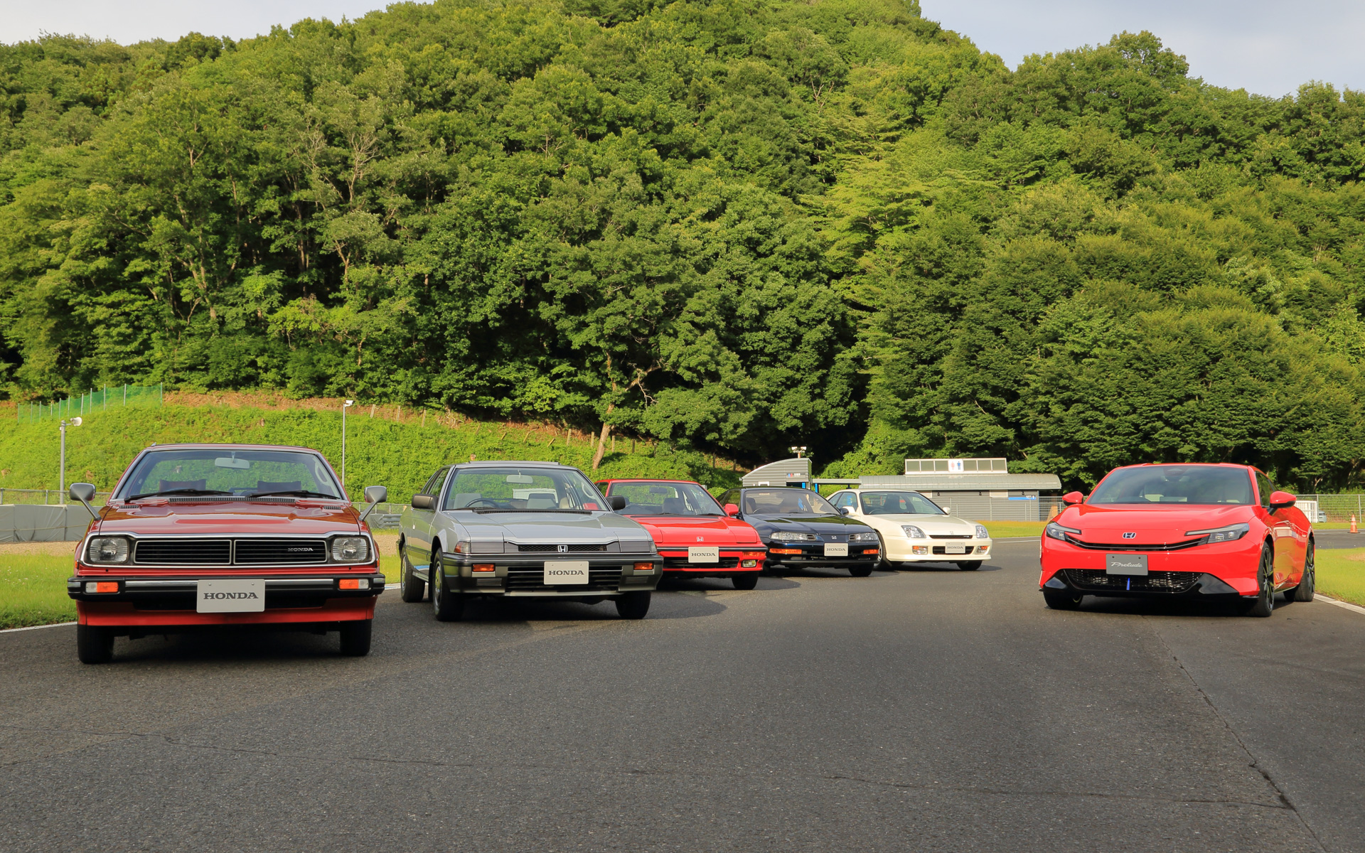 初代から5代目までを一気乗りさせてもらい、歴代プレリュードそれぞれの個性を味わうことができました。6代目は電動化時代のホンダを牽引していくモデルとなるだけに、期待が高まります！