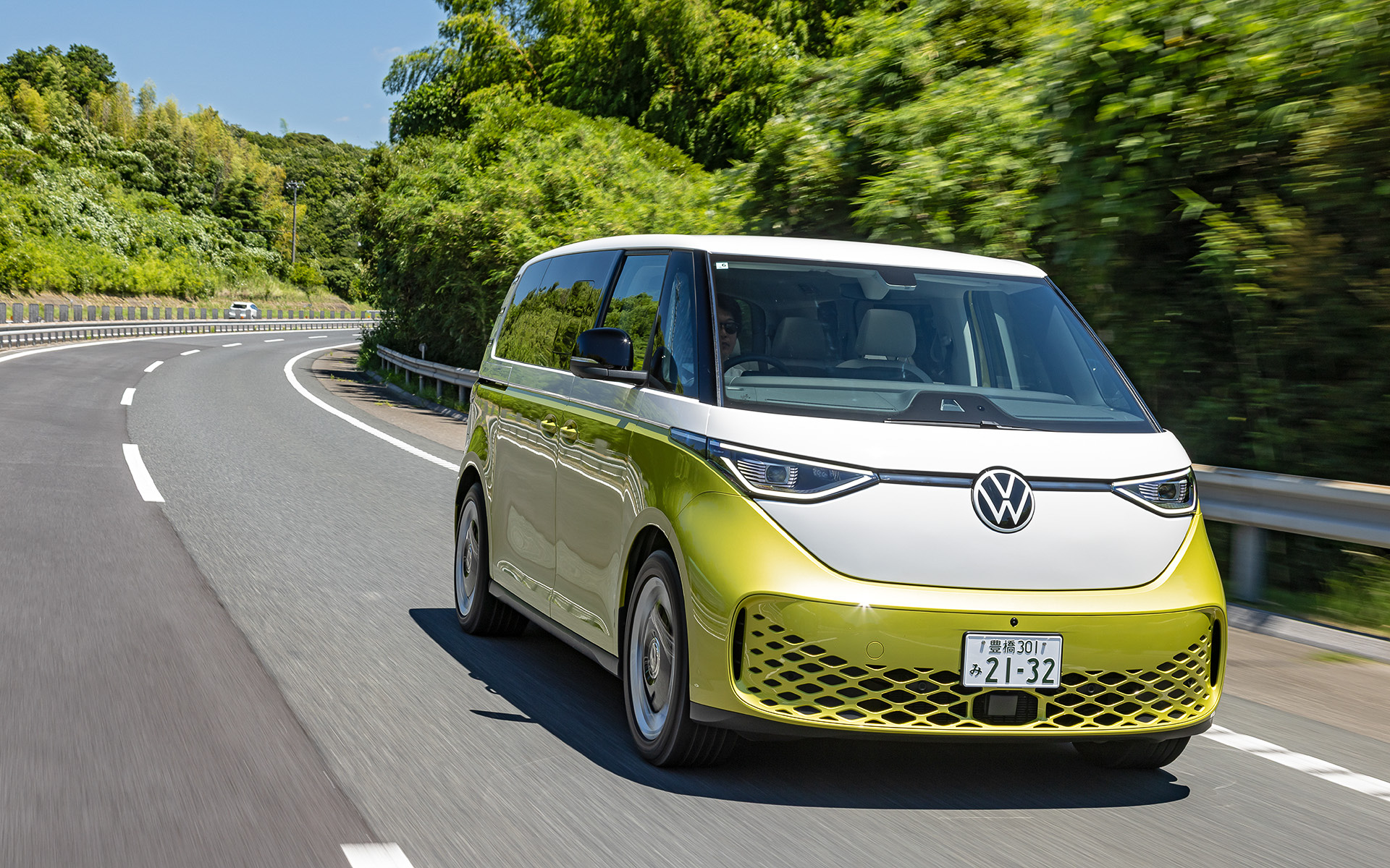 Pro Long WheelbaseはスタンダードホイールベースのProとは異なる印象を受けた